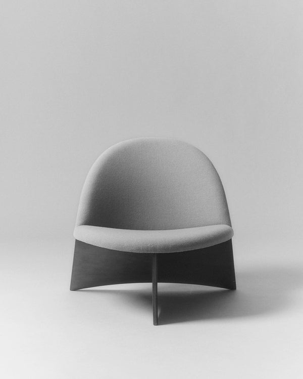 Chaconia Chair | Wool and Lacquered Pine