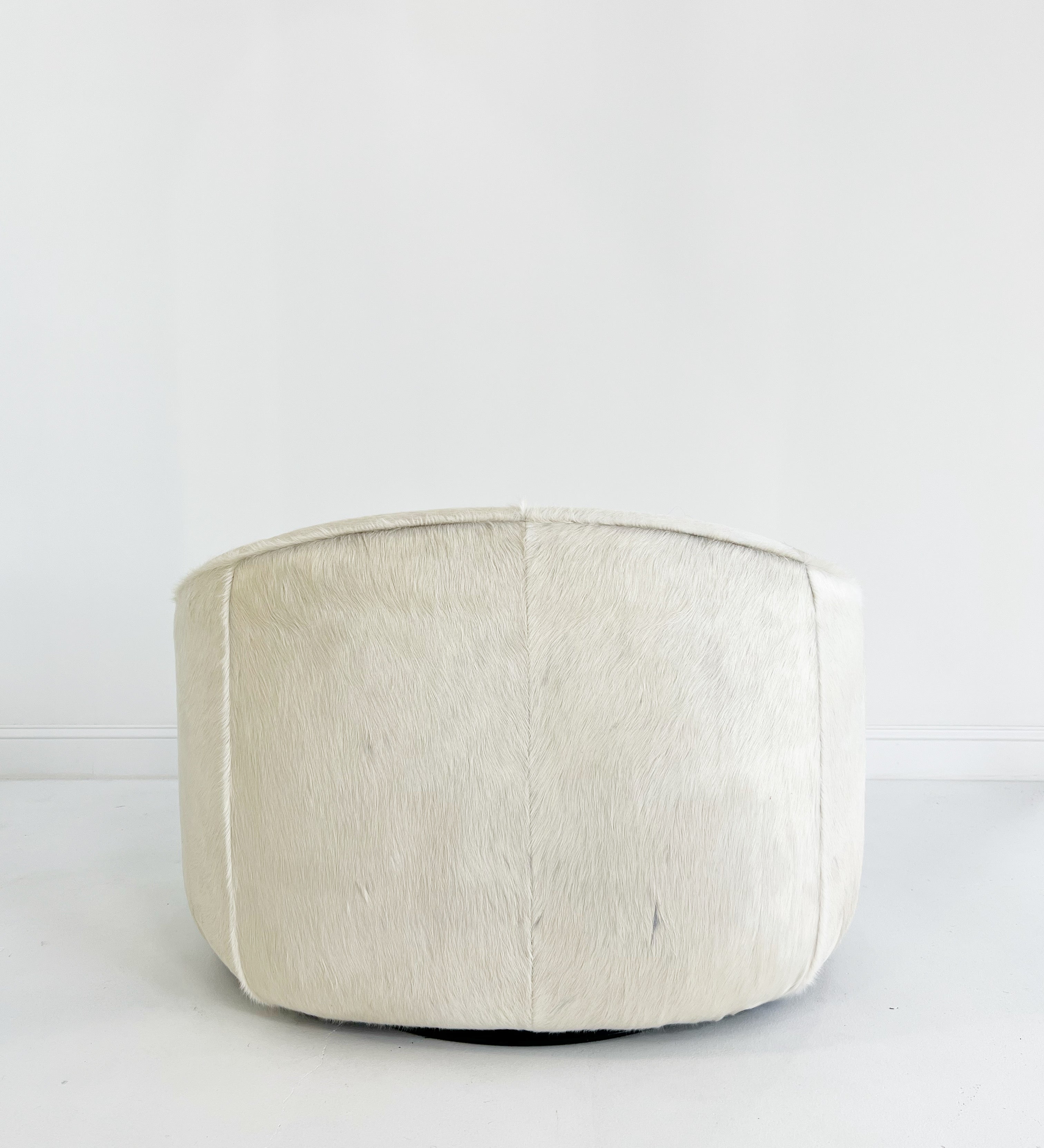 Pumpkin Armchair in Brazilian Cowhide