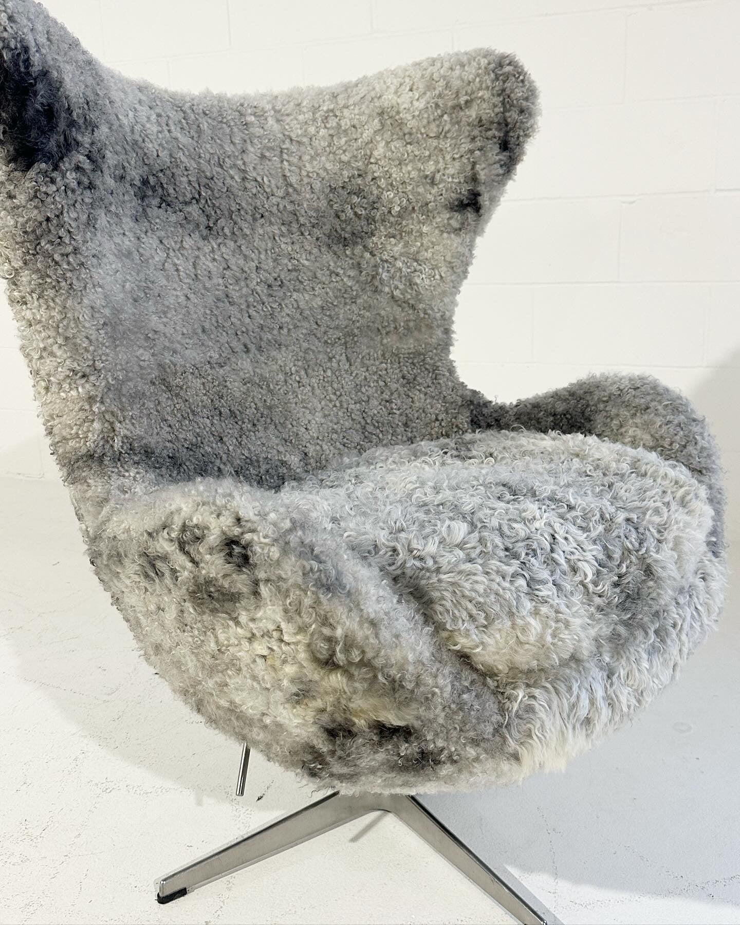 Egg Chair in Gotland Sheepskin
