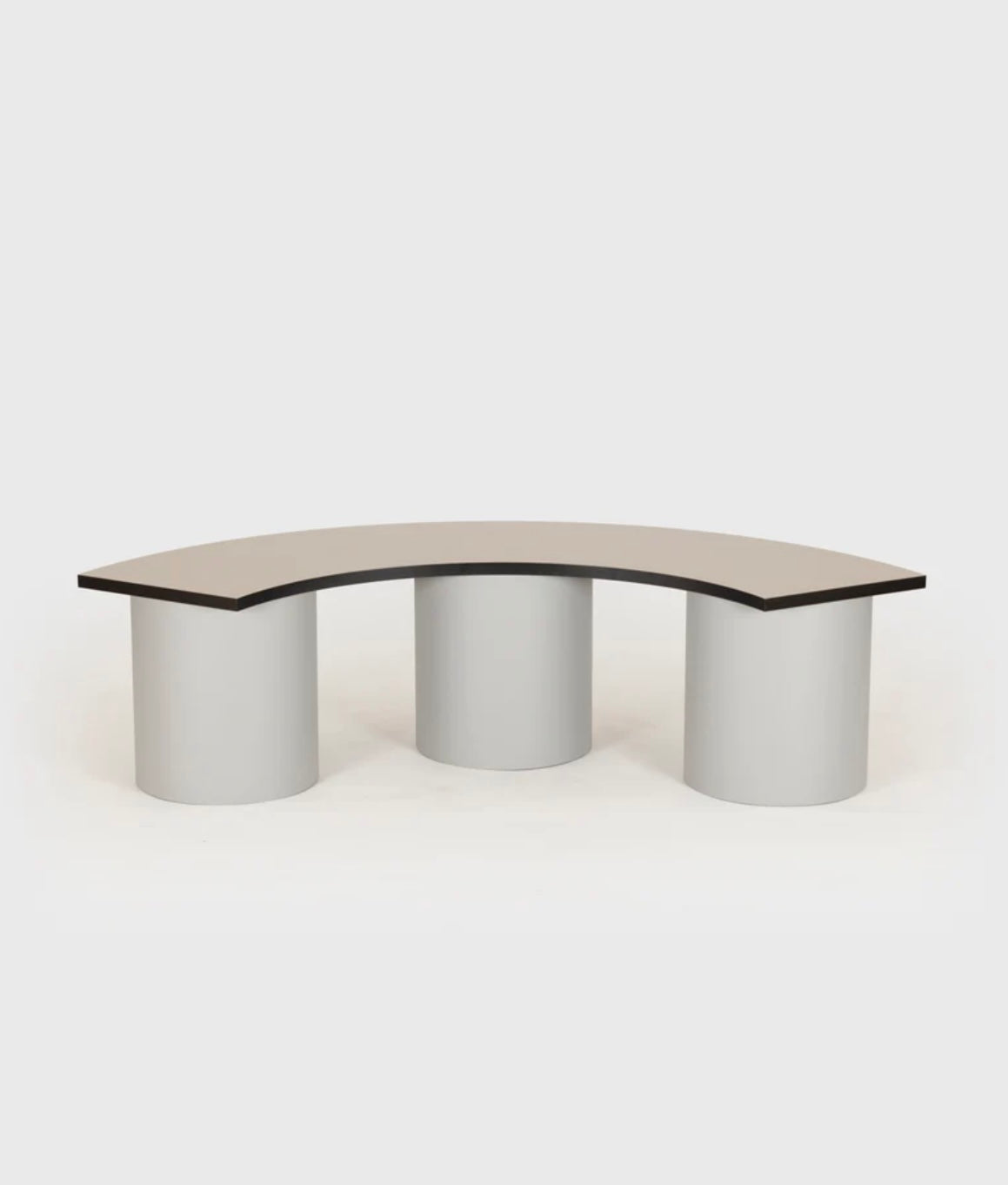 Slon Bench, Round
