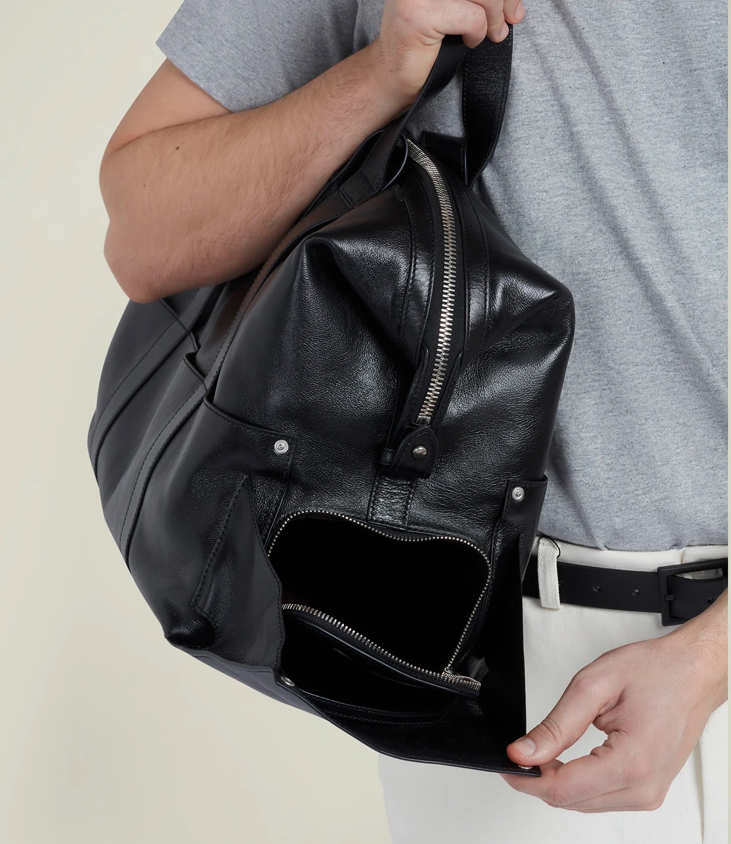 Heist Duffle in Elvis Black