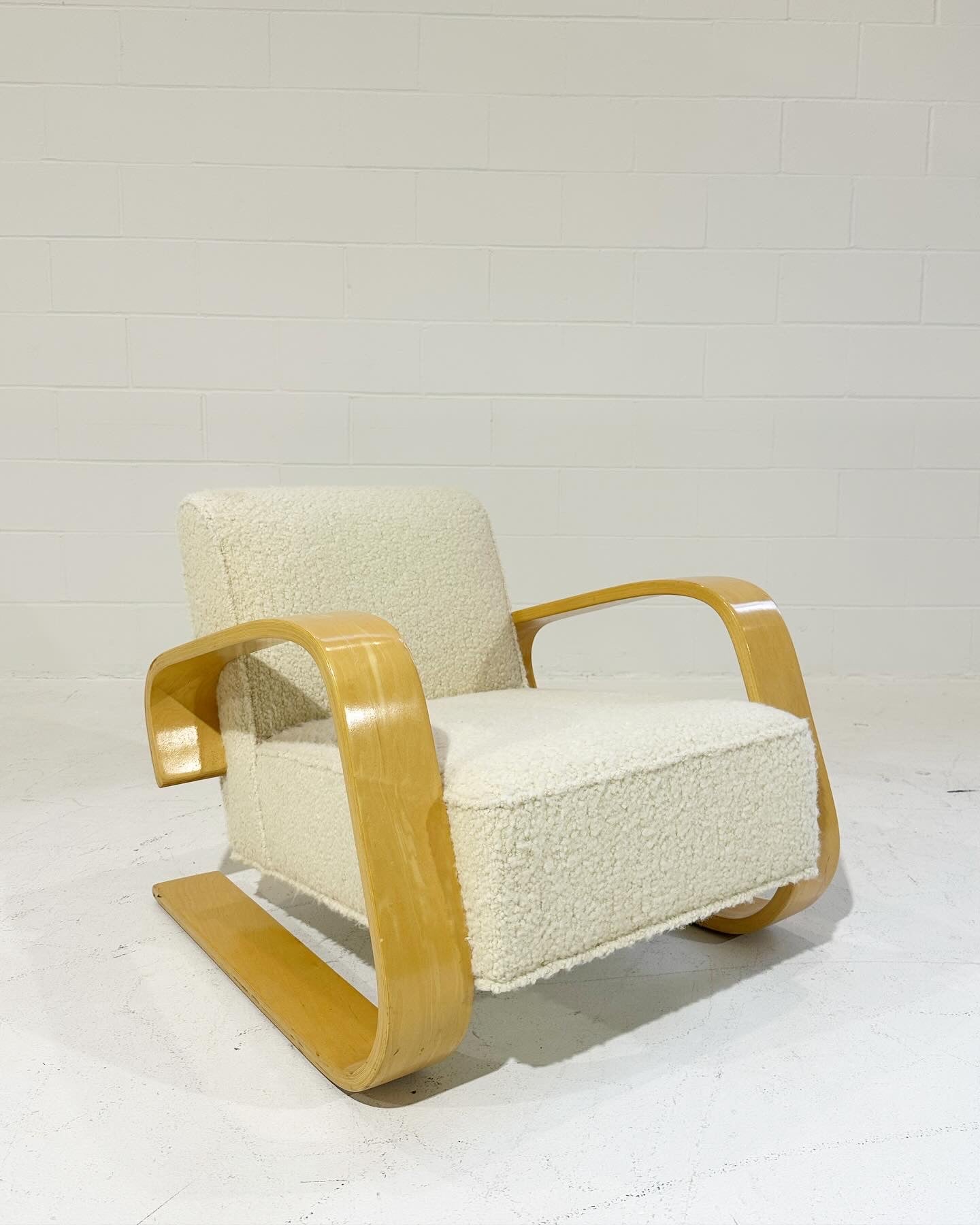 Model 400 "Tank" Lounge Chair in Rogers & Goffigon Wool