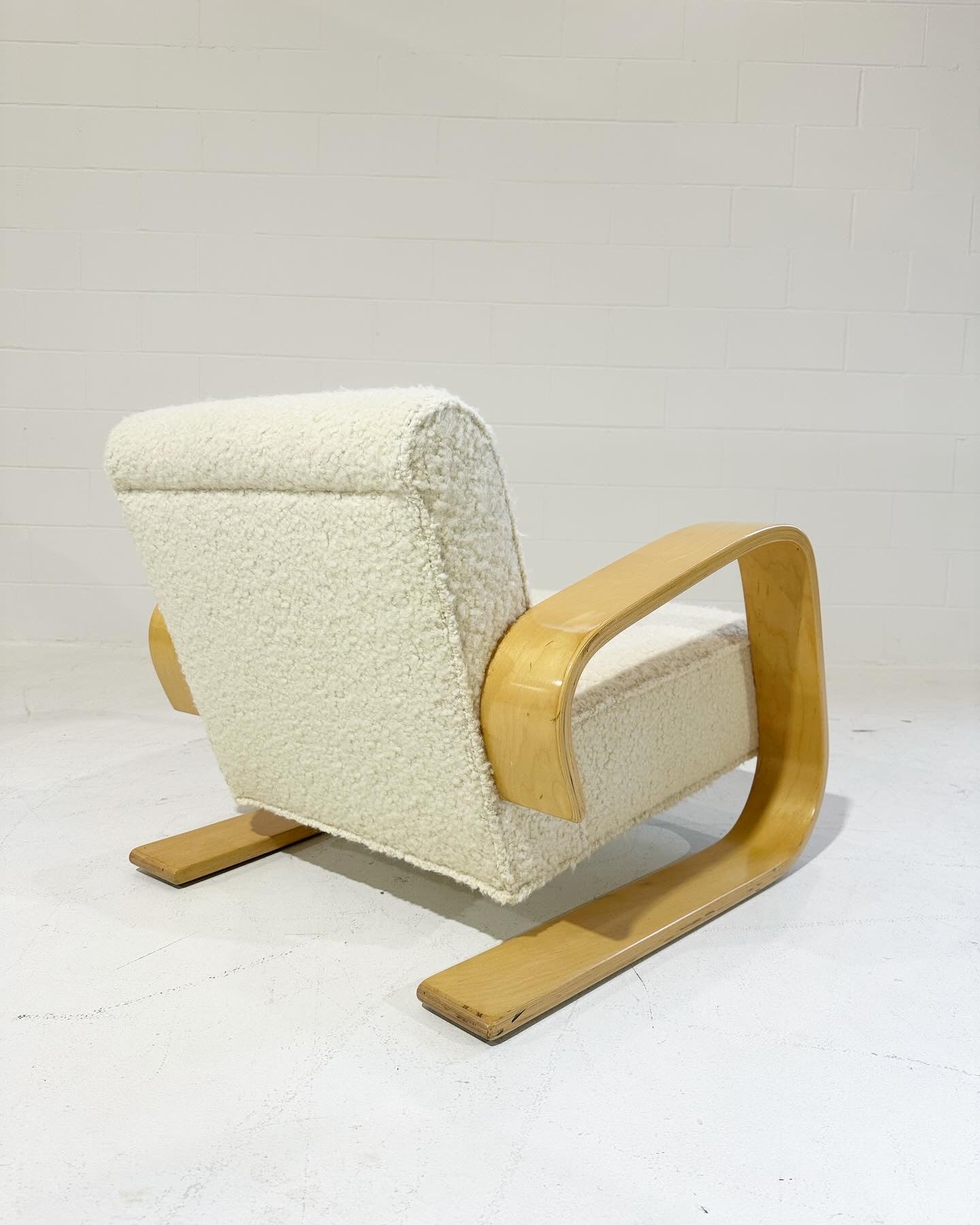 Model 400 "Tank" Lounge Chair in Rogers & Goffigon Wool