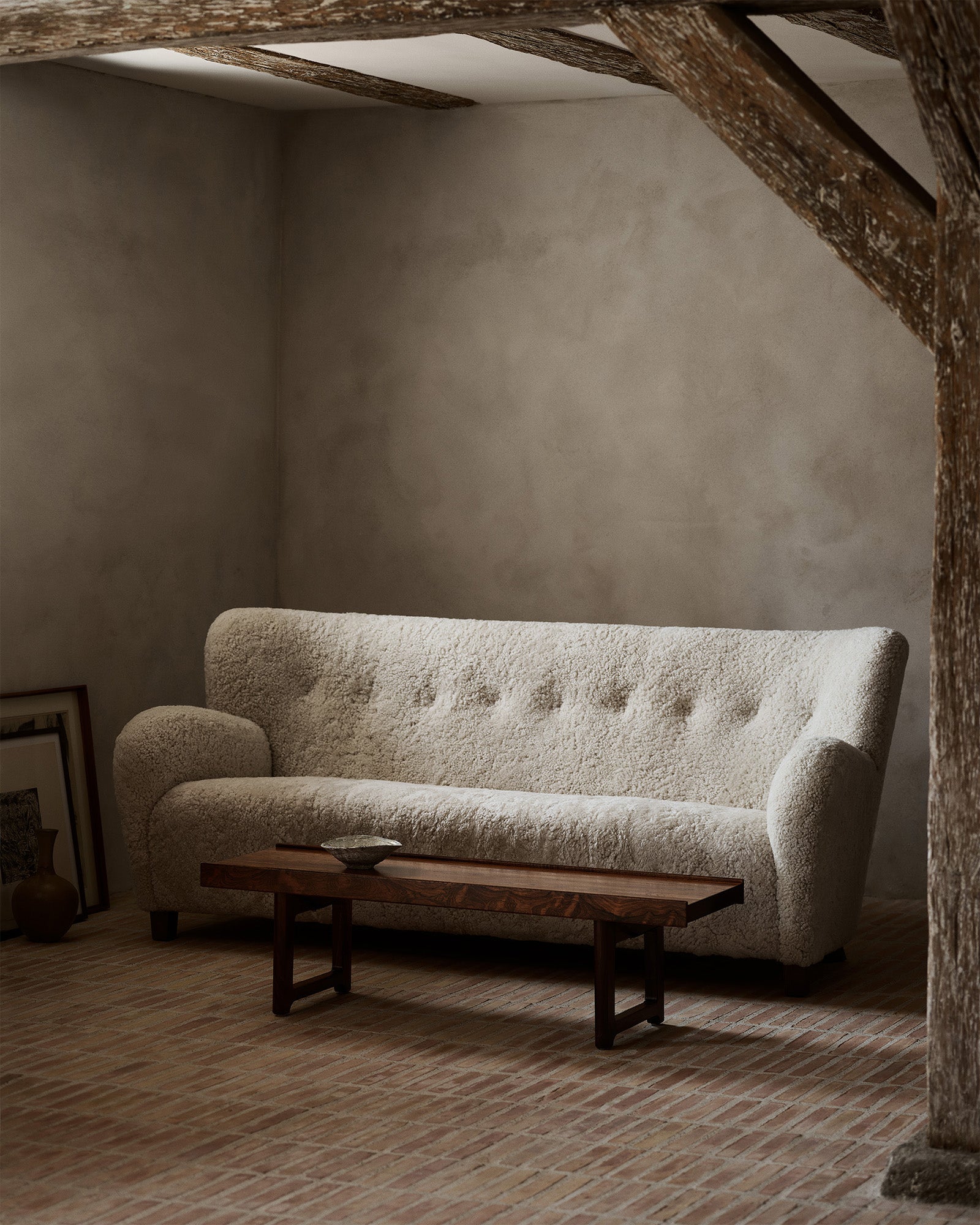 Karu Sofa | Moonlight