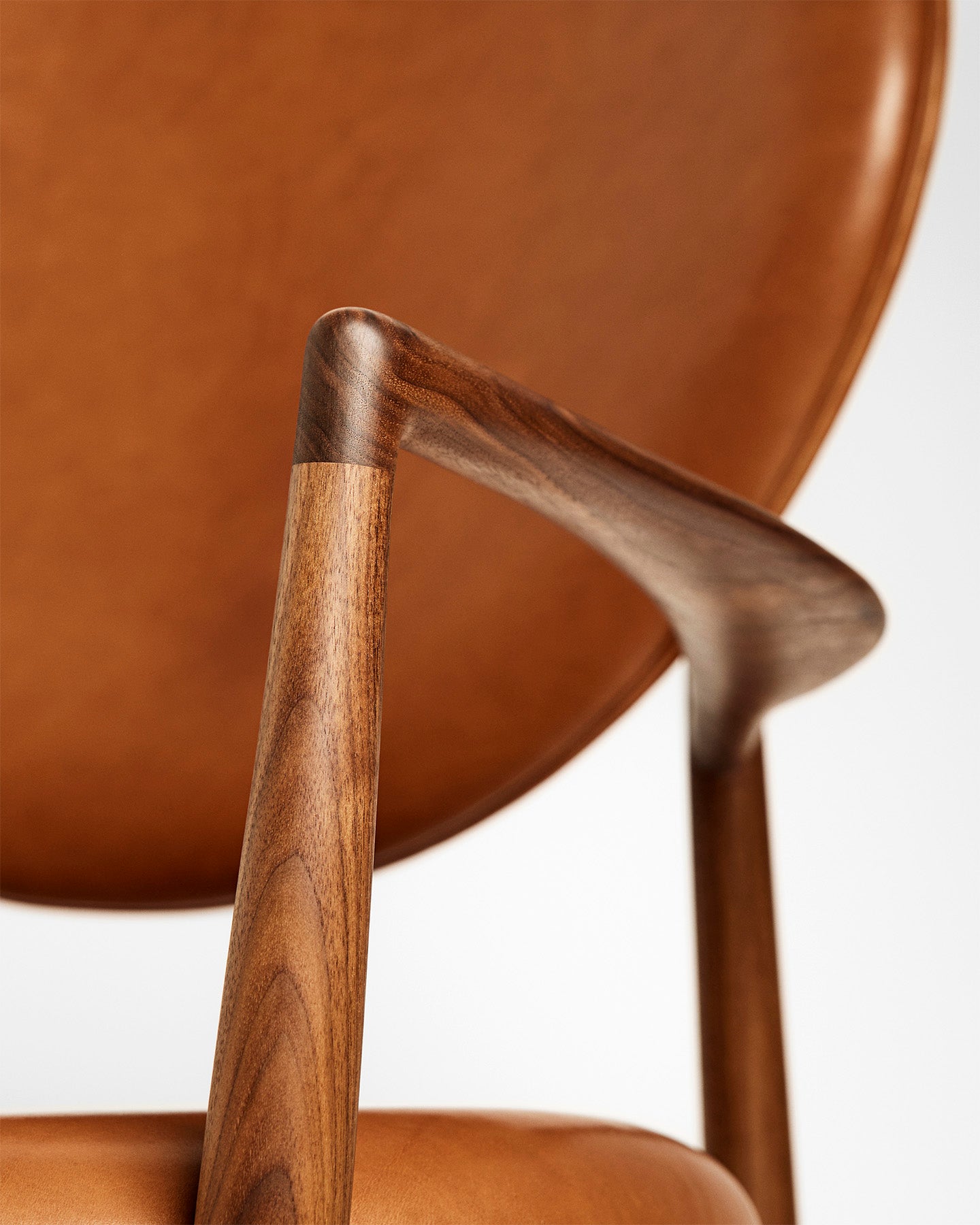 Medallion Chair | Cognac