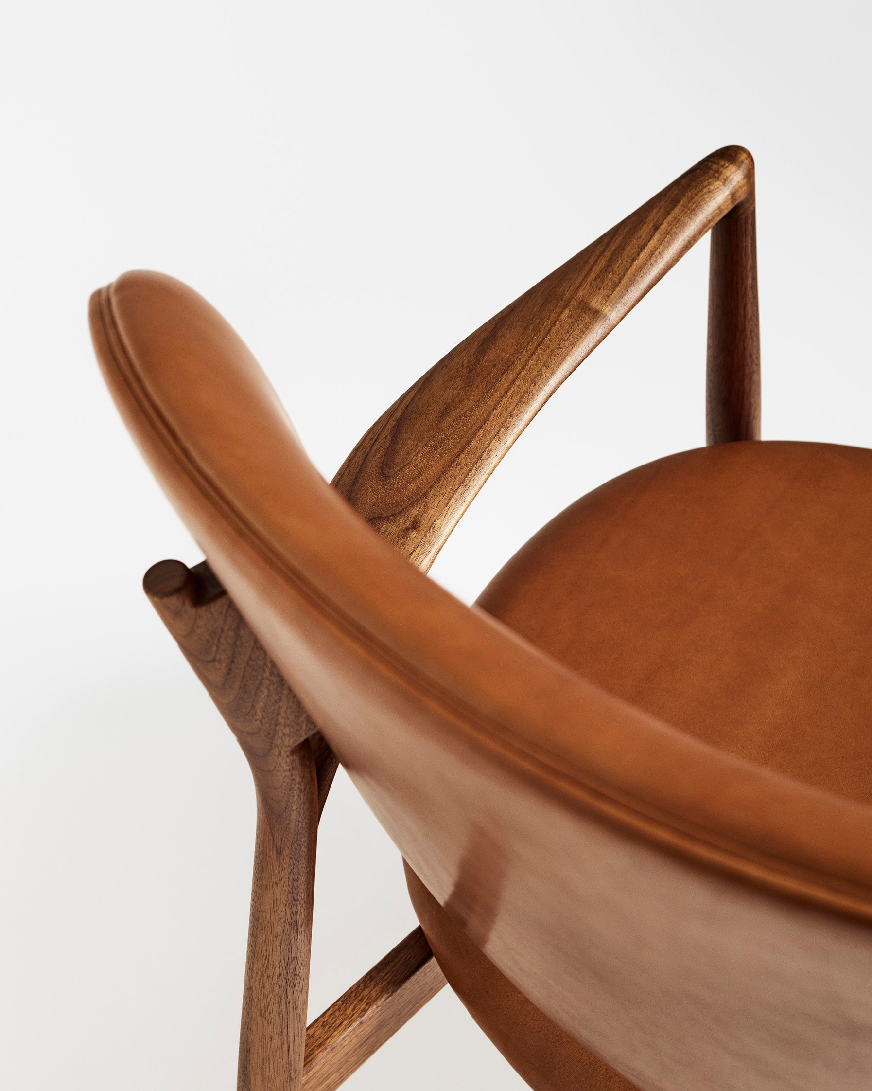 Medallion Chair | Cognac