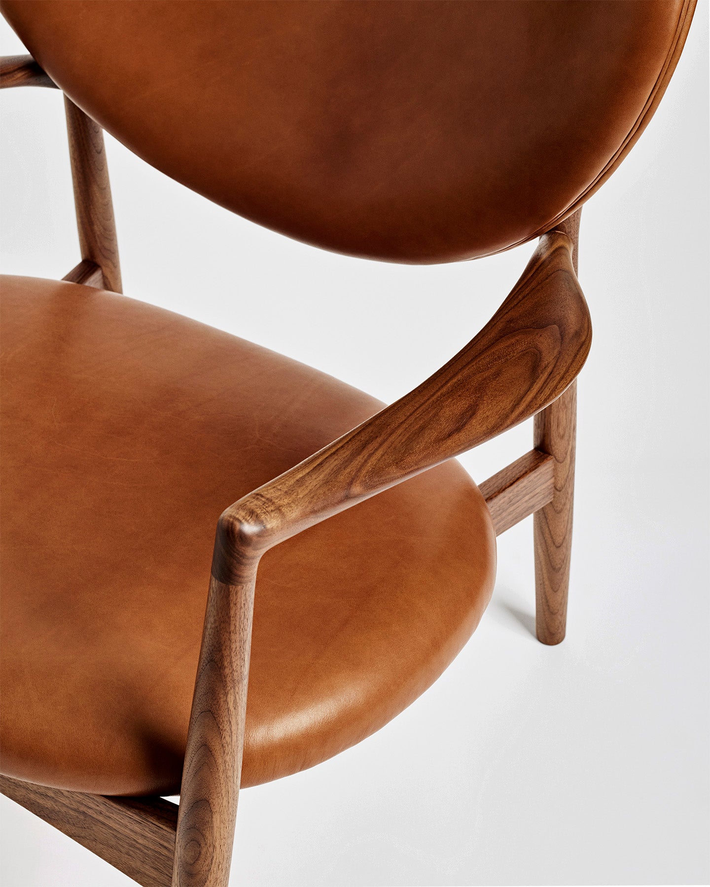 Medallion Chair | Cognac