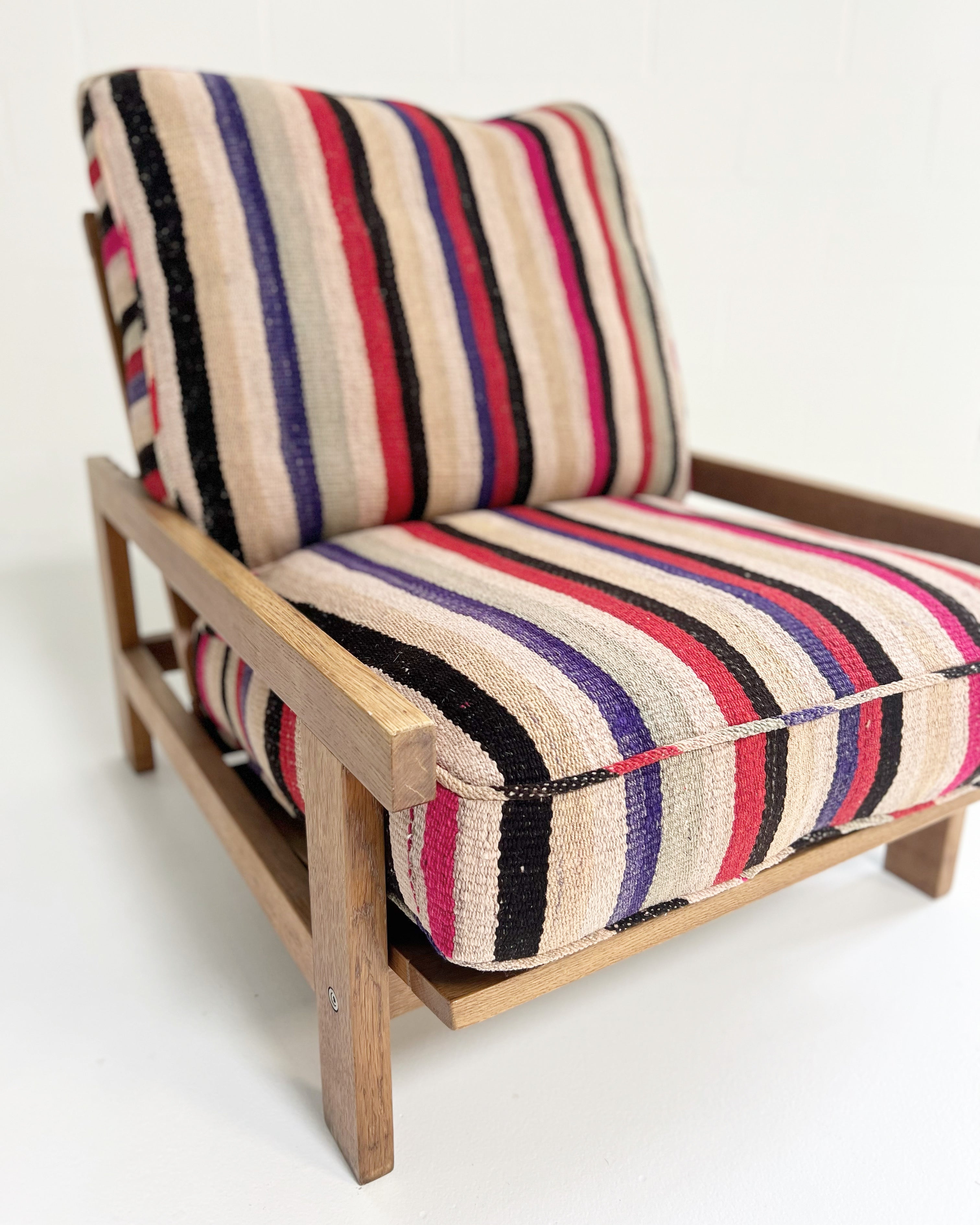 Model GE 412 Lounge Chair with Custom Frazada Cushions