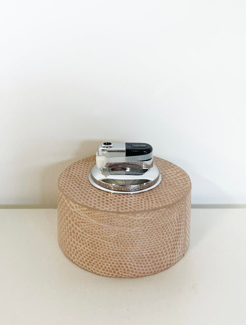 The Round Table Lighter in Lizard - Peanut