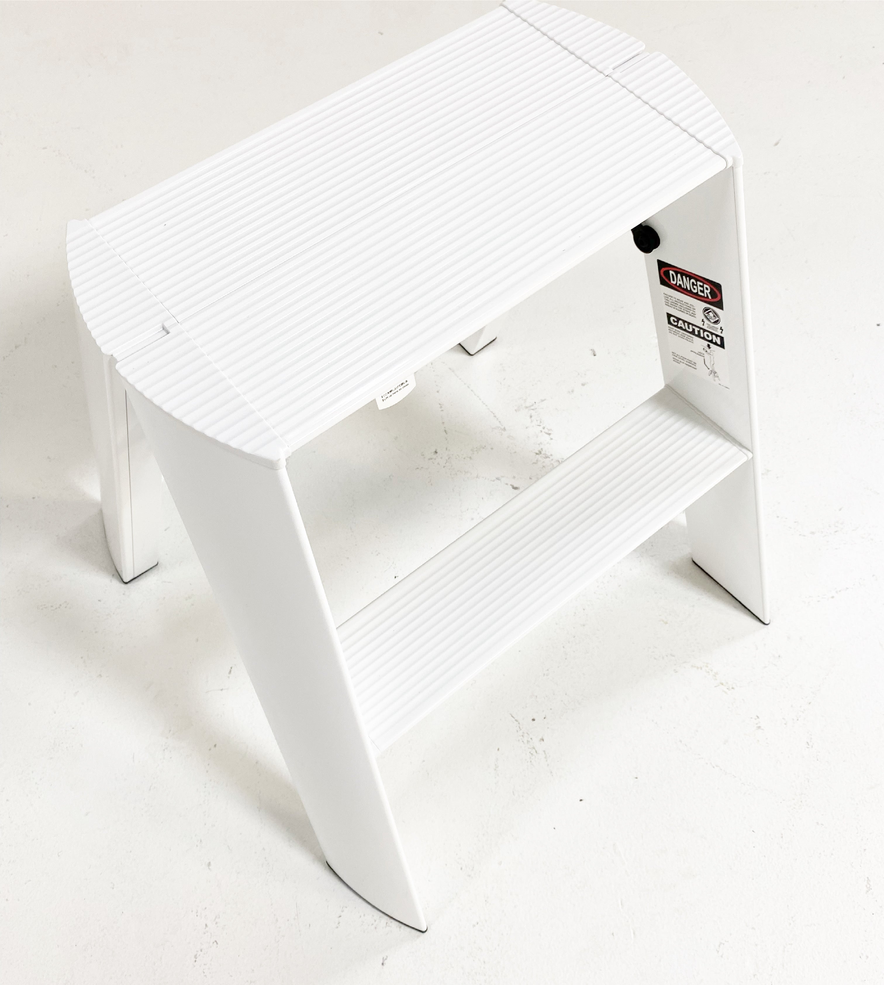 Lucano Wide 2-Step Ladder - White – FORSYTH