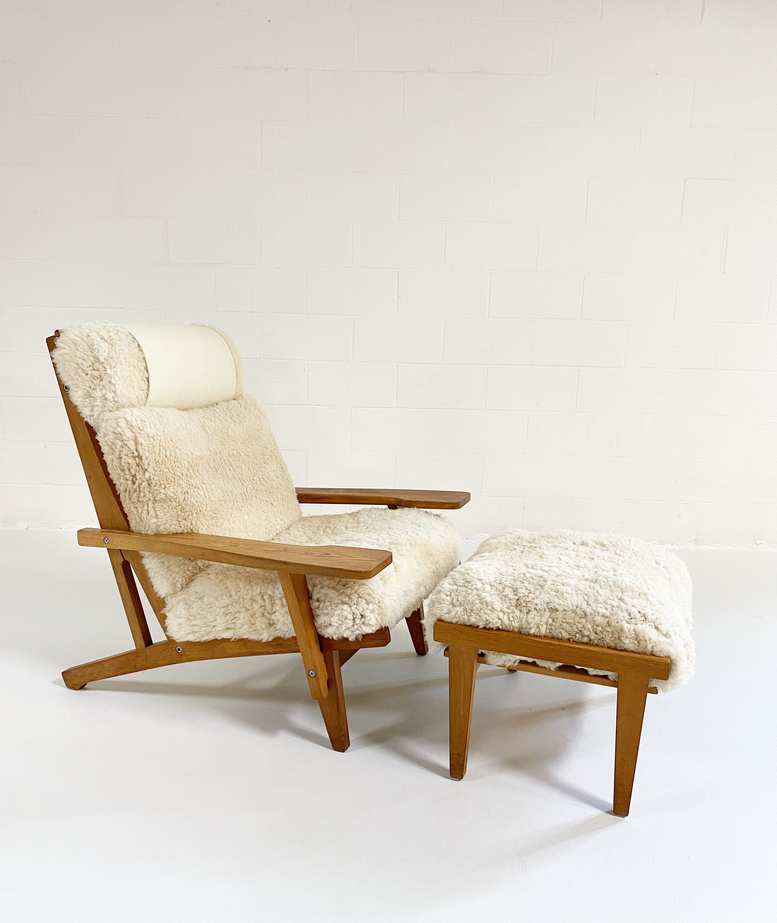Model GE 375 Paddle Chair and Ottoman in California Sheepskin