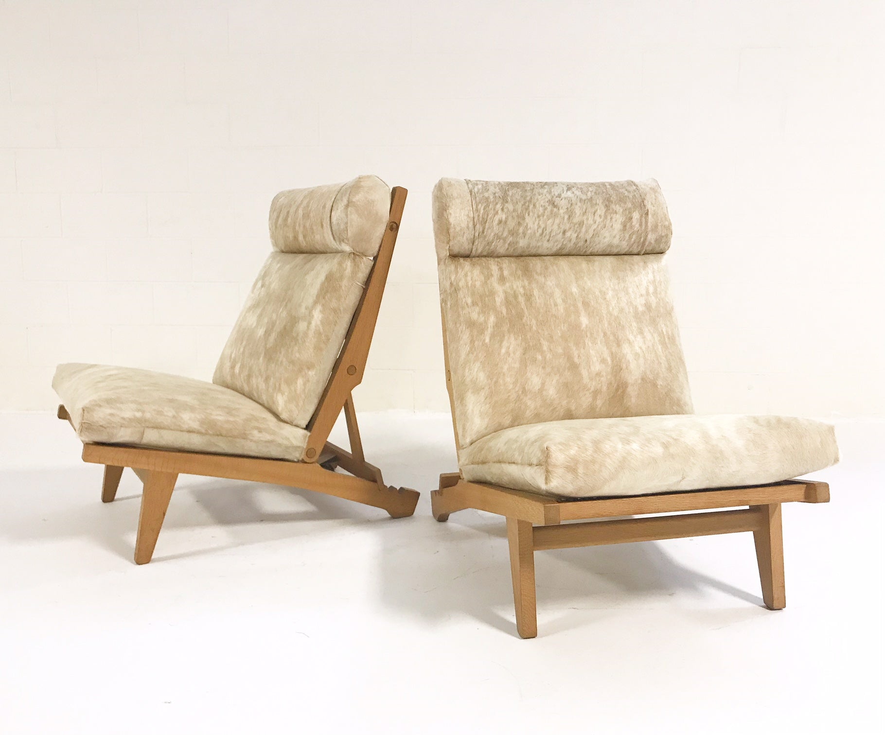 AP71 Lounge Chairs Restored in Brazilian Cowhide, pair - FORSYTH
