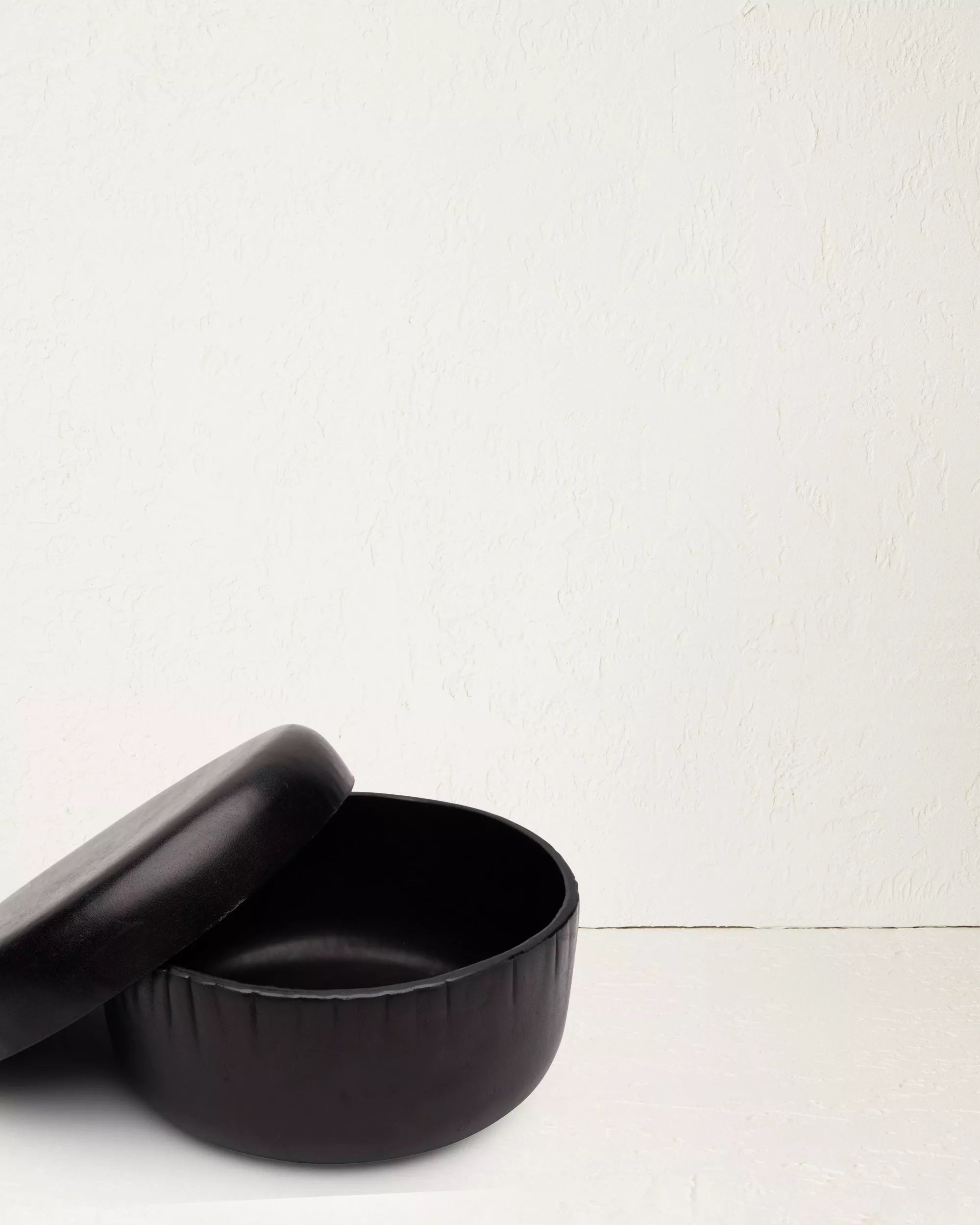 The Box Set in Molded Leather - Black