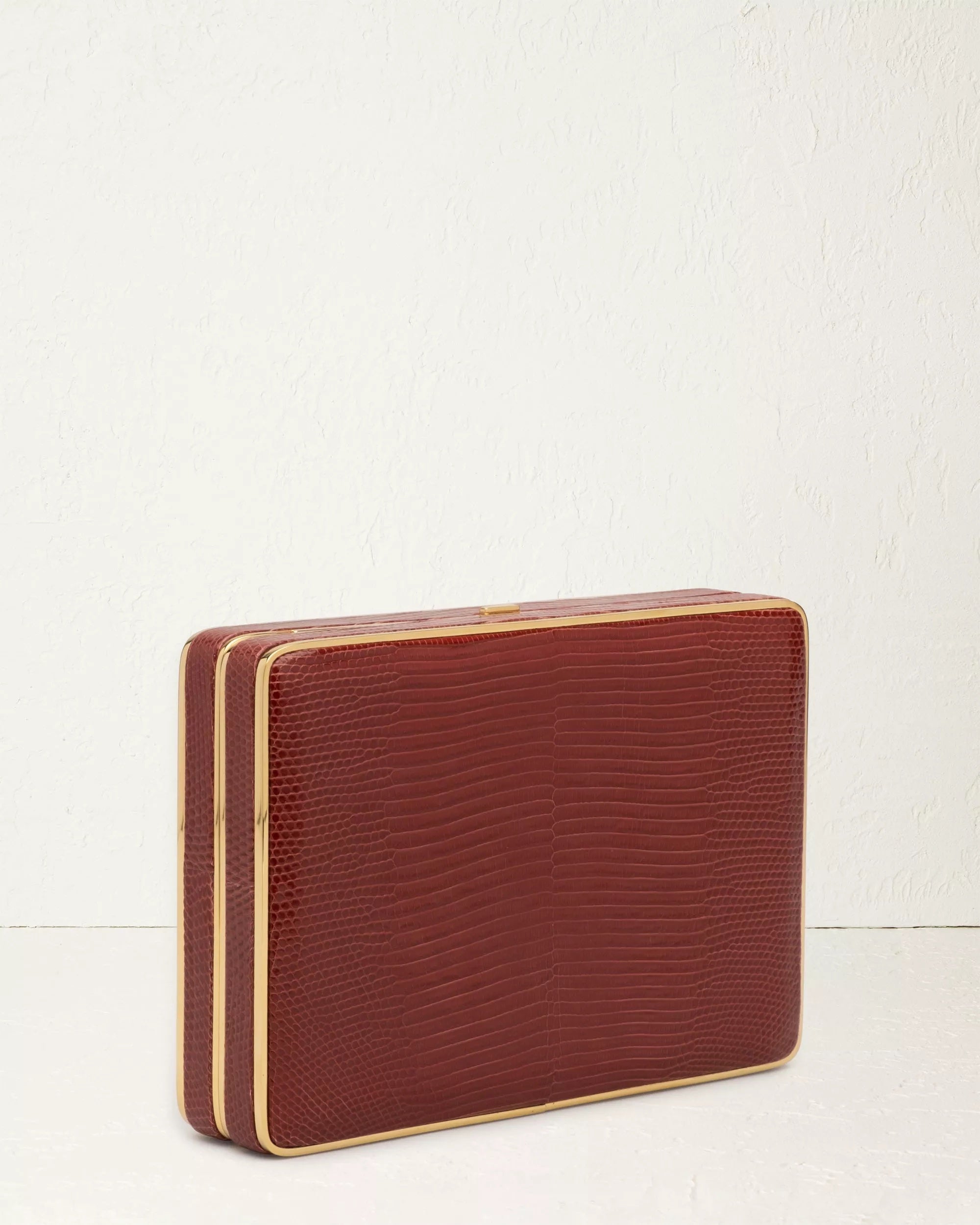 The Square Compact Case in Lizard - Chili Red