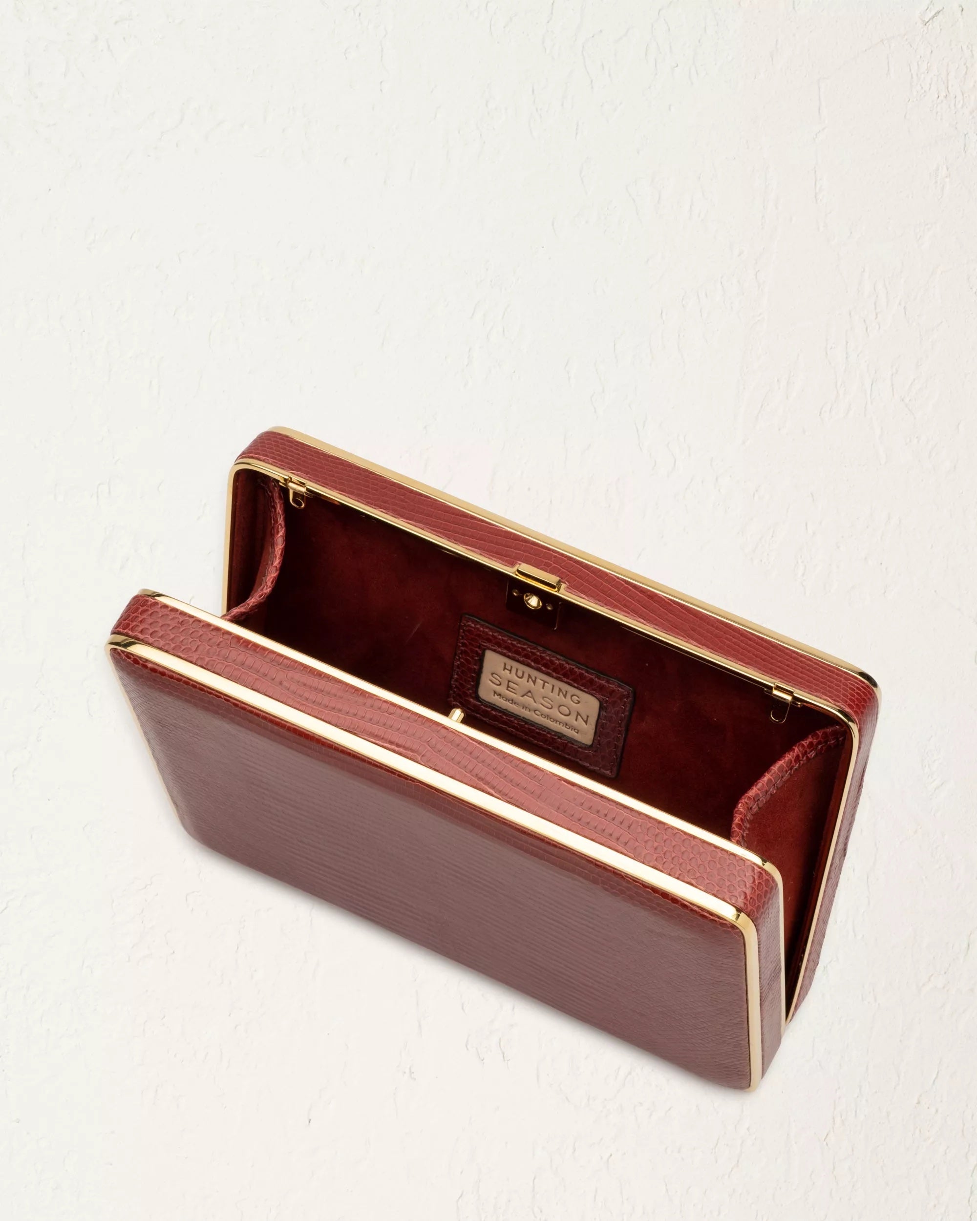 The Square Compact Case in Lizard - Chili Red