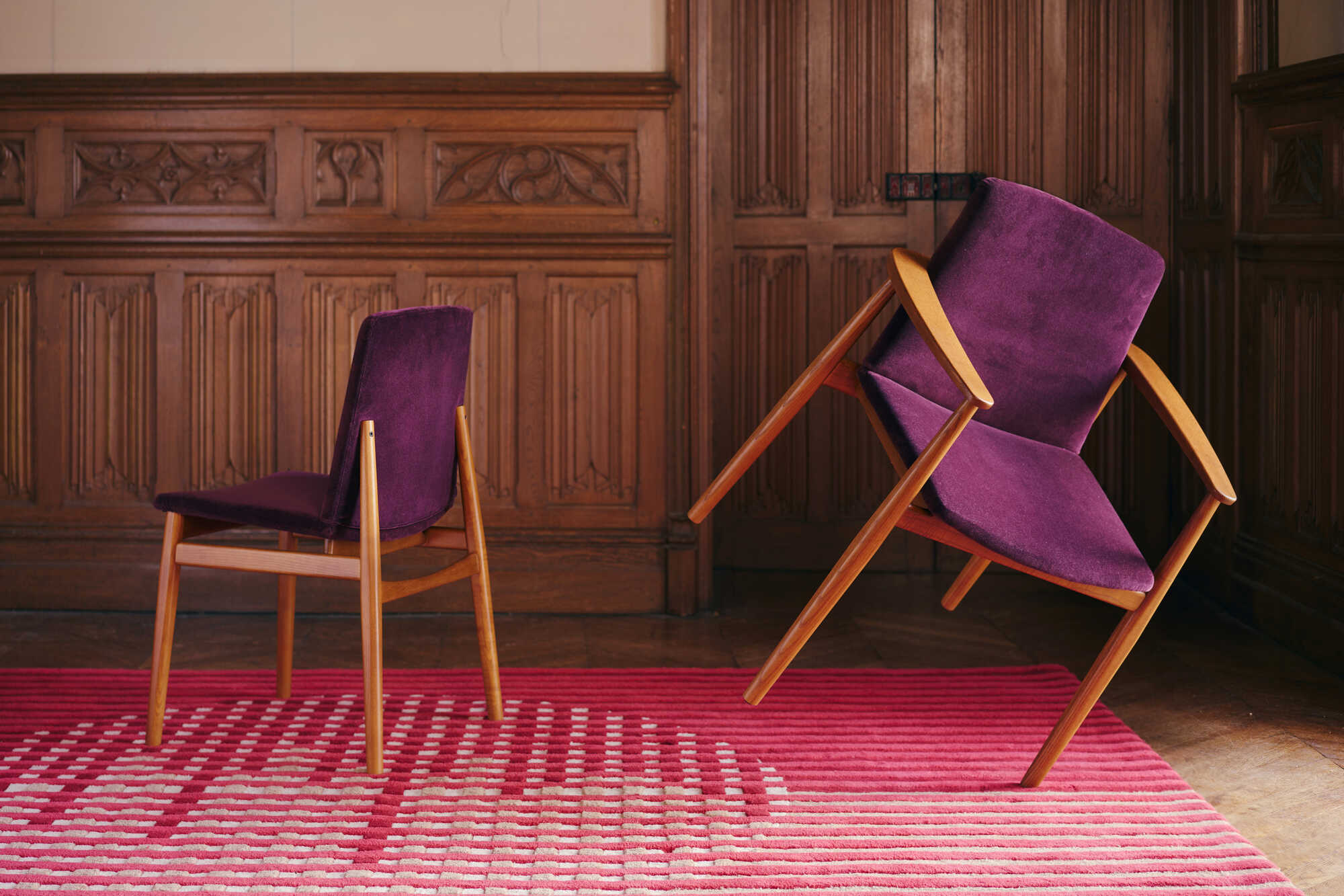 289 Chair With Arms