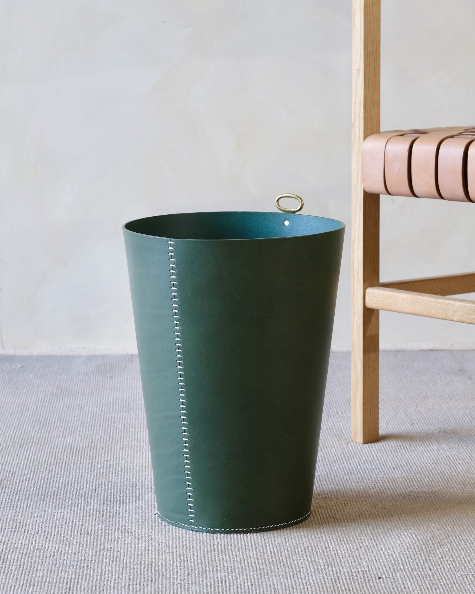 Eyelet Bin