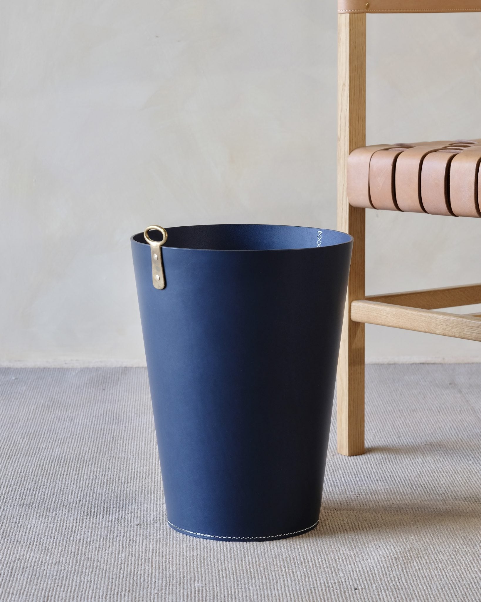 Eyelet Bin