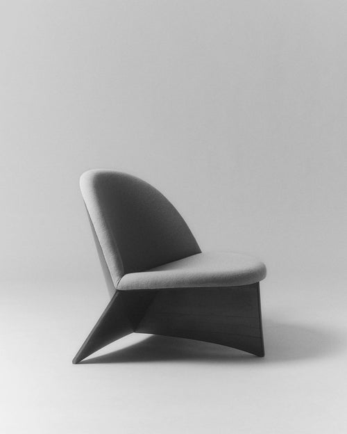 Chaconia Chair | Wool and Lacquered Pine