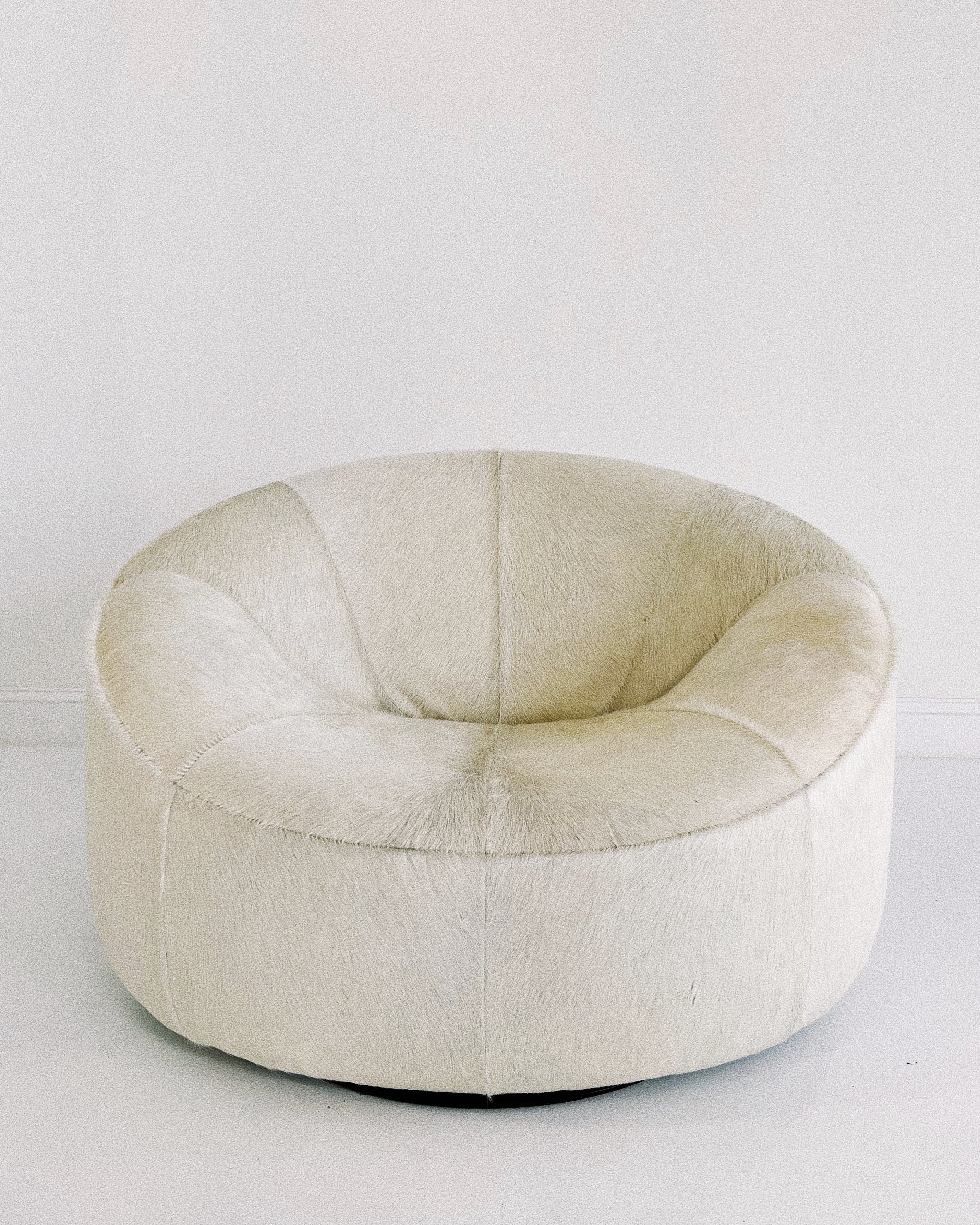 Pumpkin Armchair in Brazilian Cowhide
