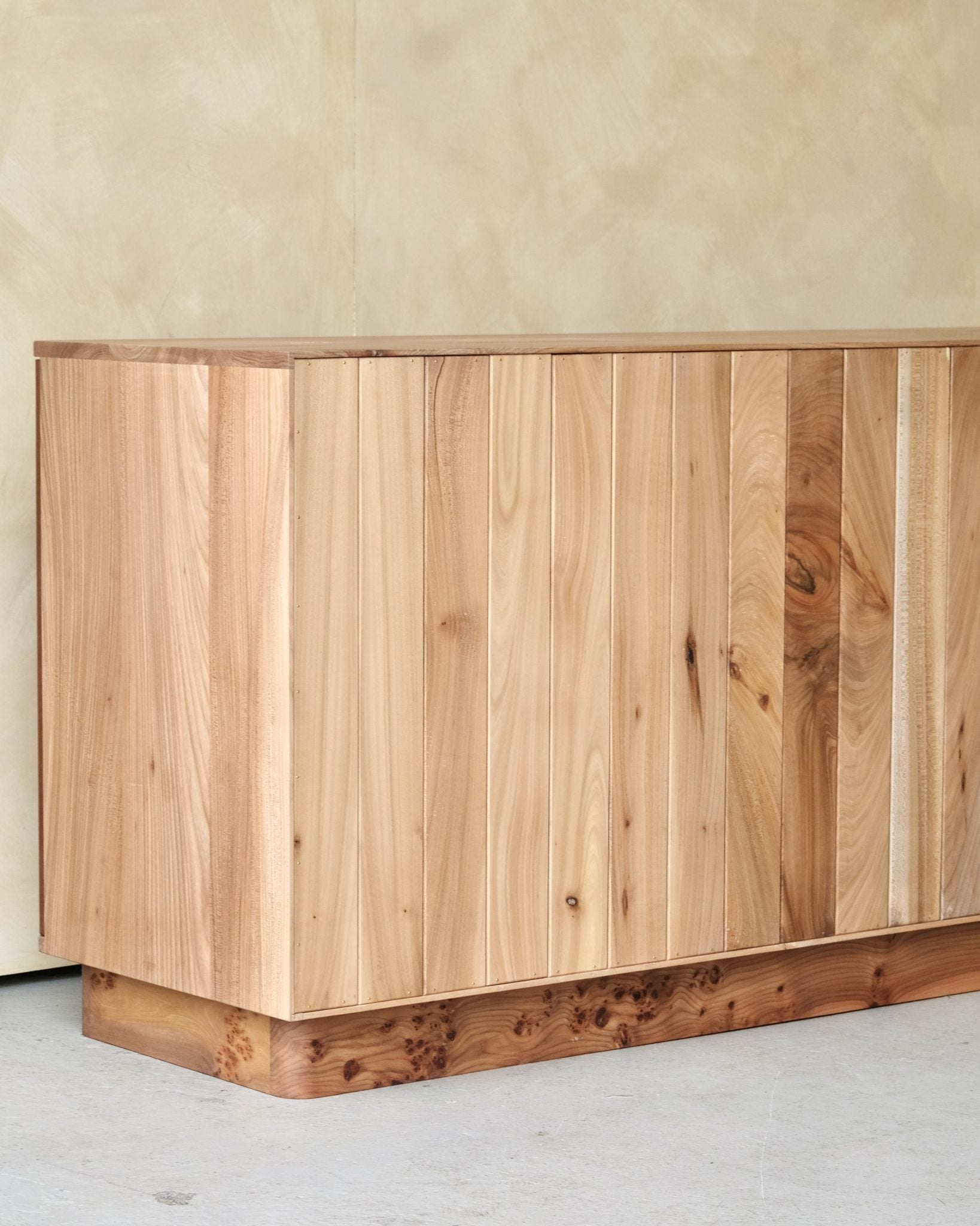 Rhapso Credenza