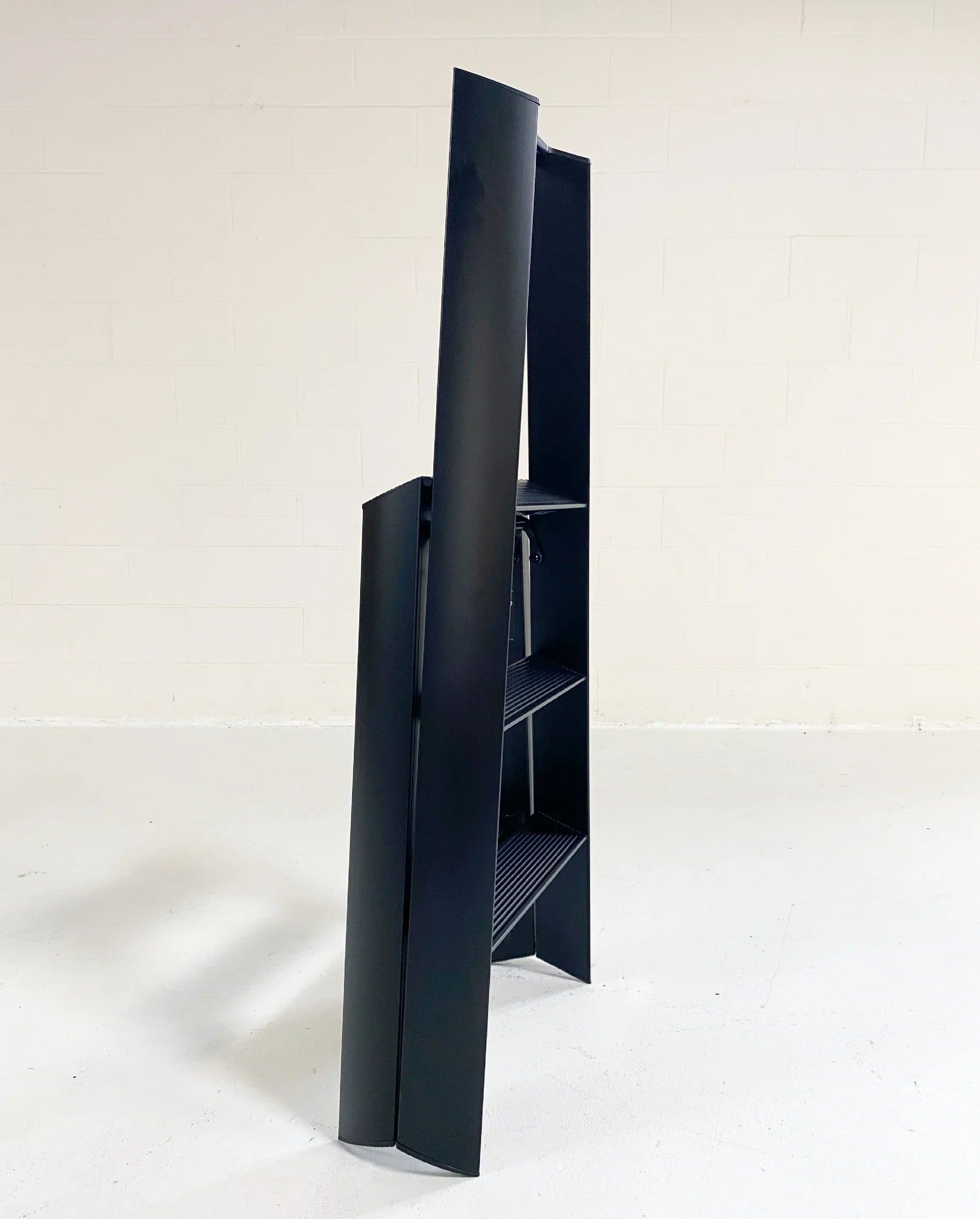 Lucano Wide 3-Step Ladder, Black