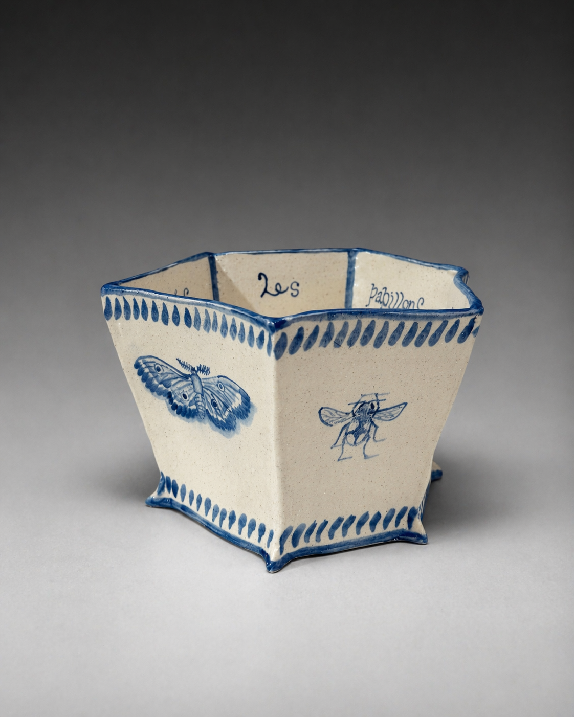 Les Papillons du Nuit et Les Abeilles Affamees (Misadventures) Vase