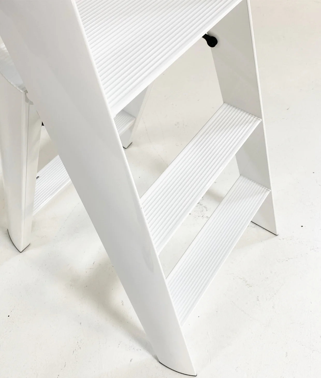 Lucano Wide 3-Step Ladder, White