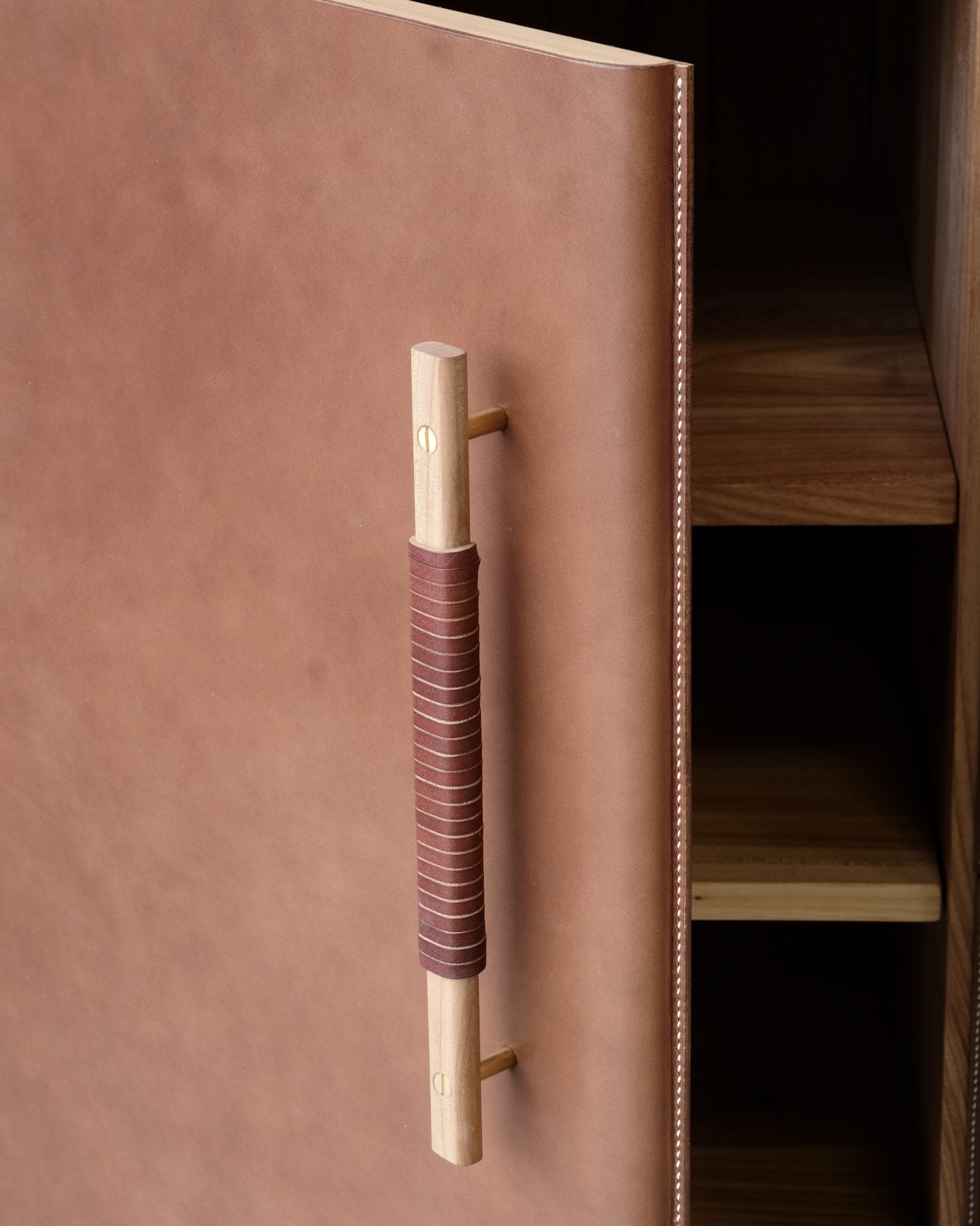 Rhapso Credenza