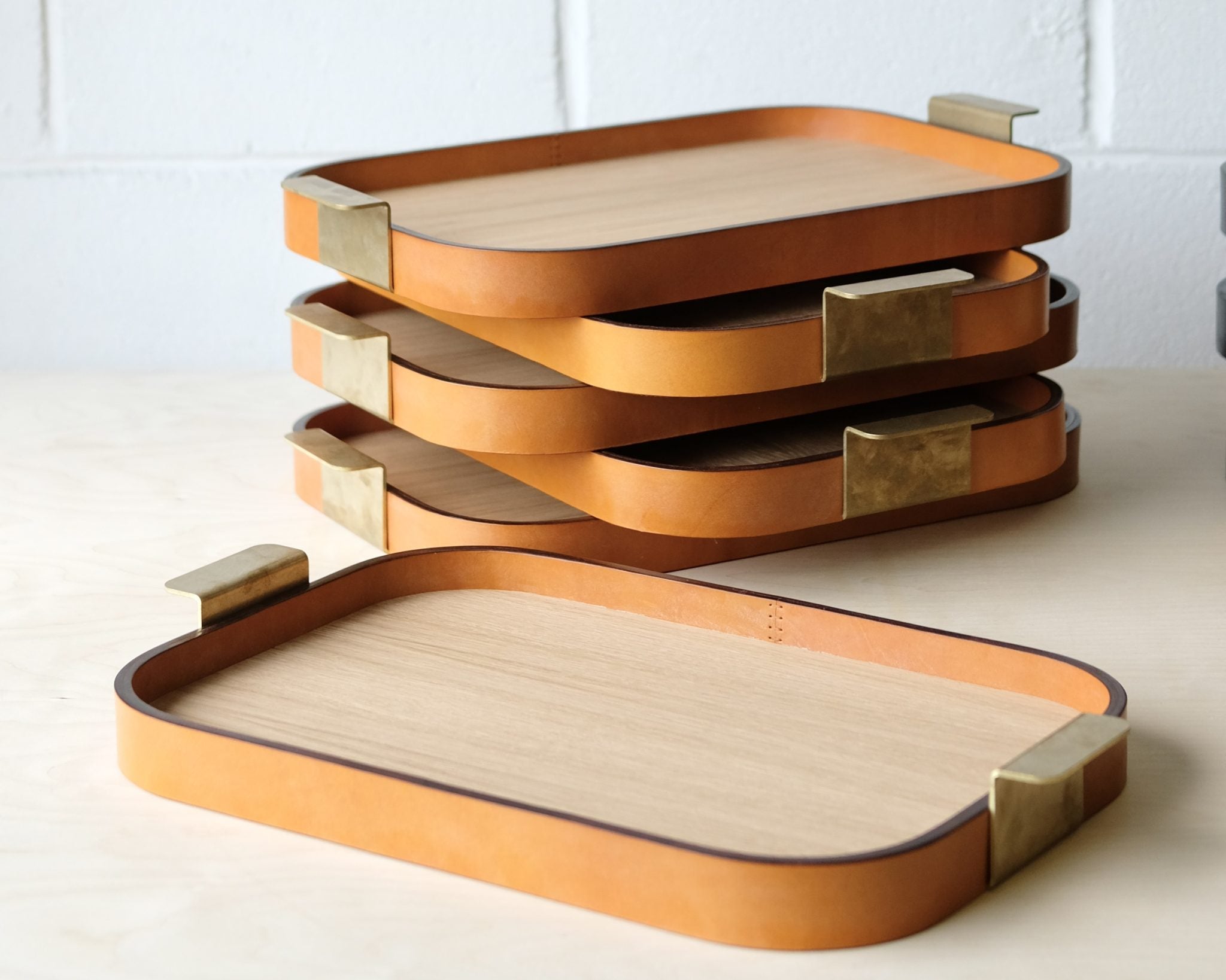 Dais Tray