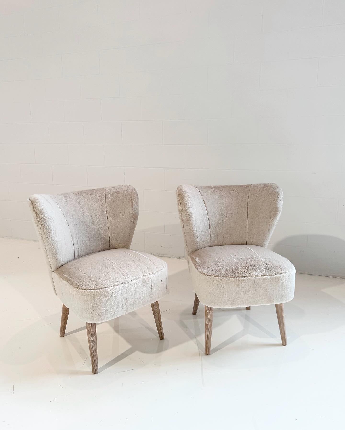 Saddle Chair in Dedar Orsetto - Armless