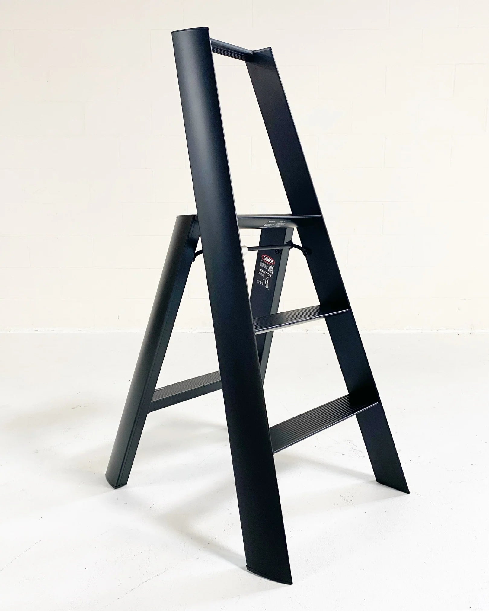 Lucano Wide 3-Step Ladder, Black