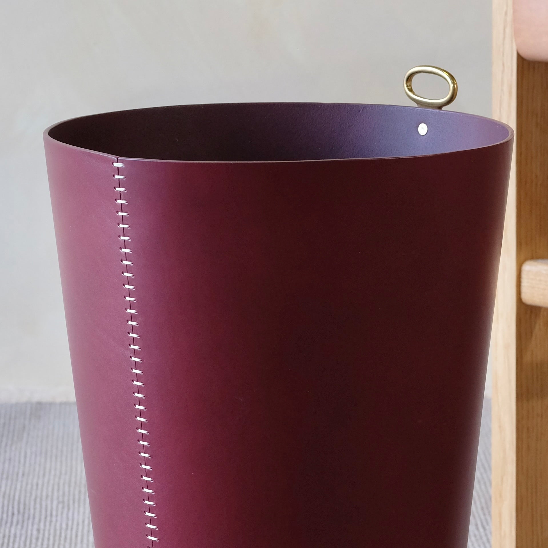 Eyelet Bin