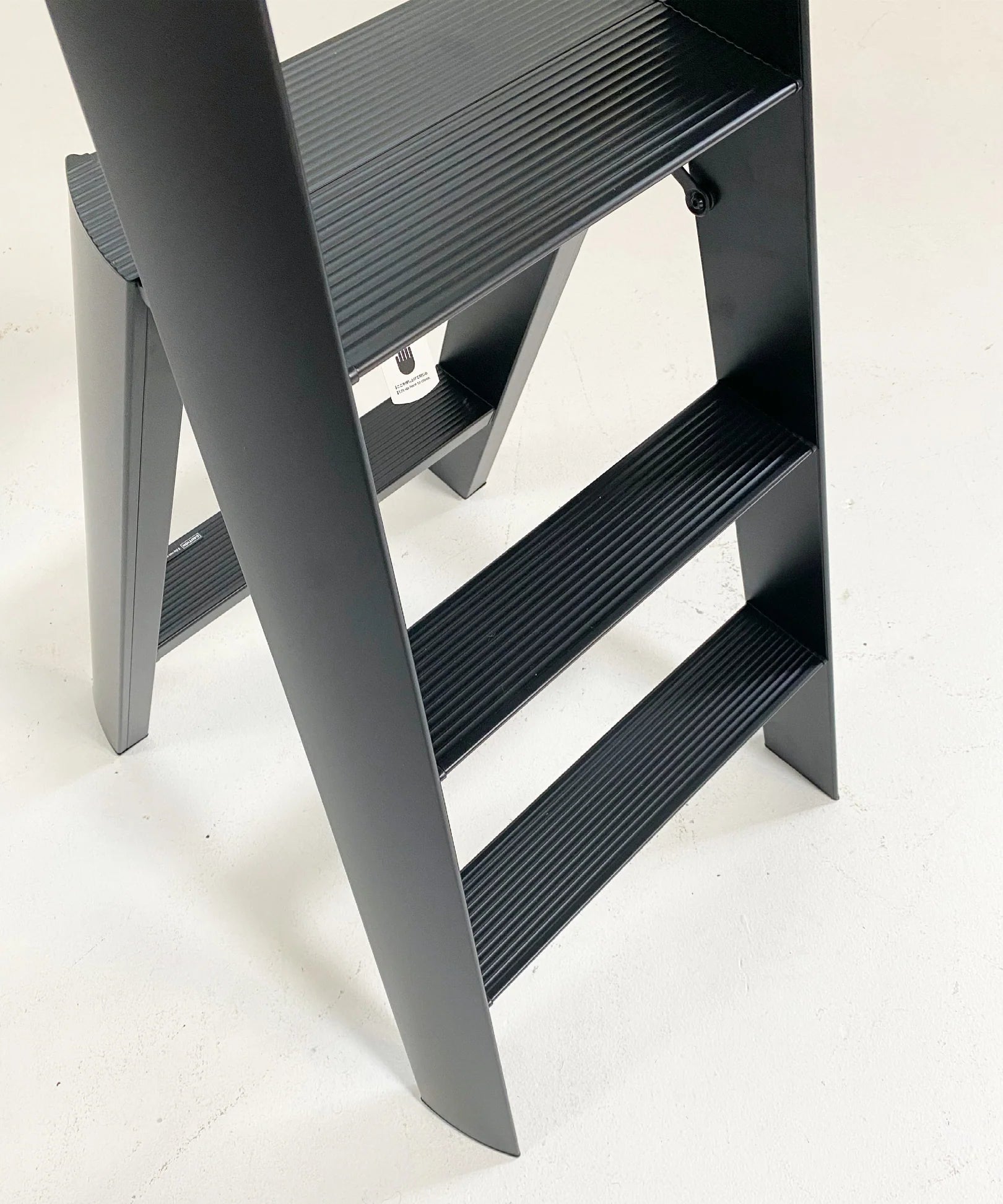 Lucano Wide 3-Step Ladder, Black