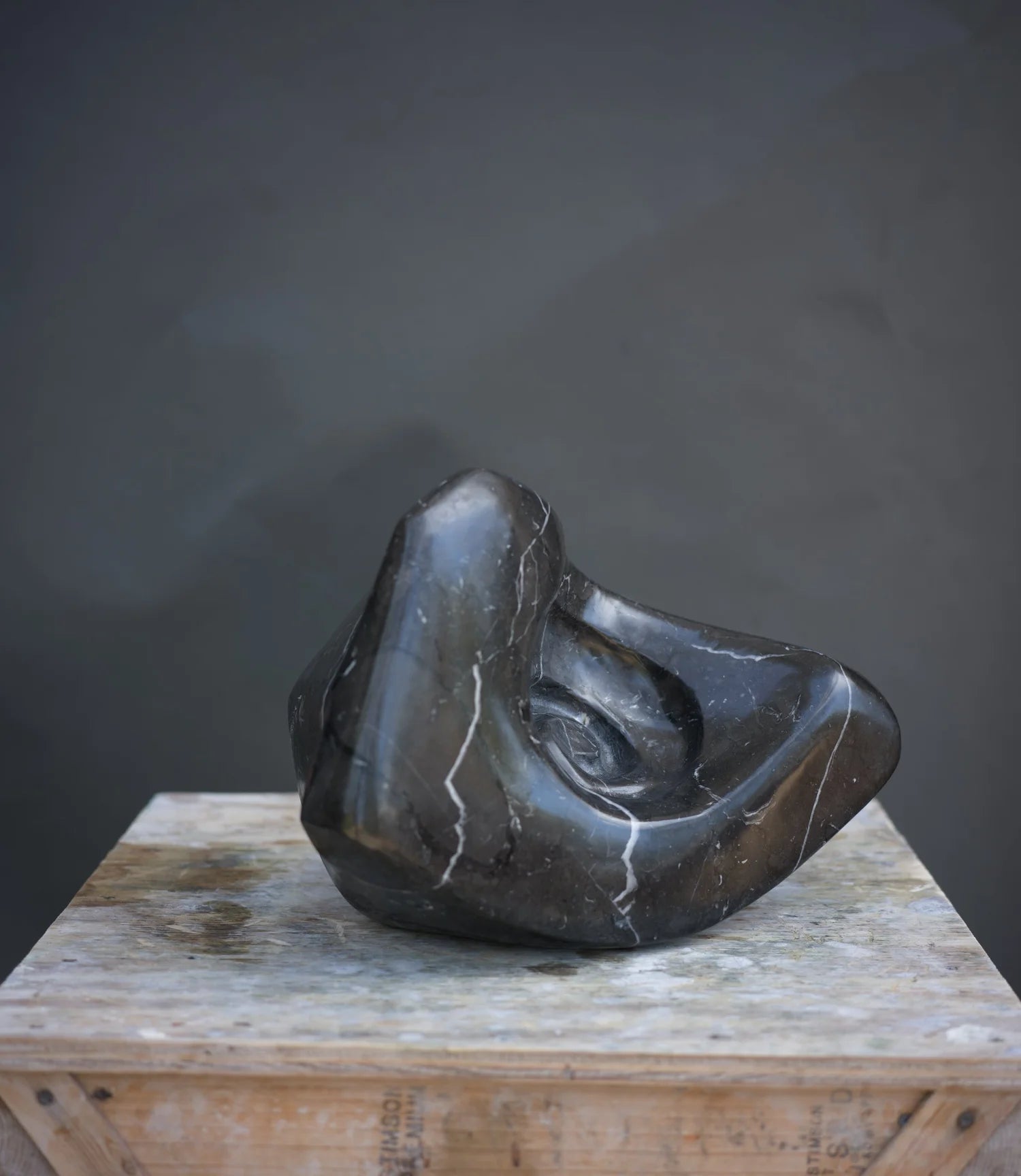 Oculus in Black Marble