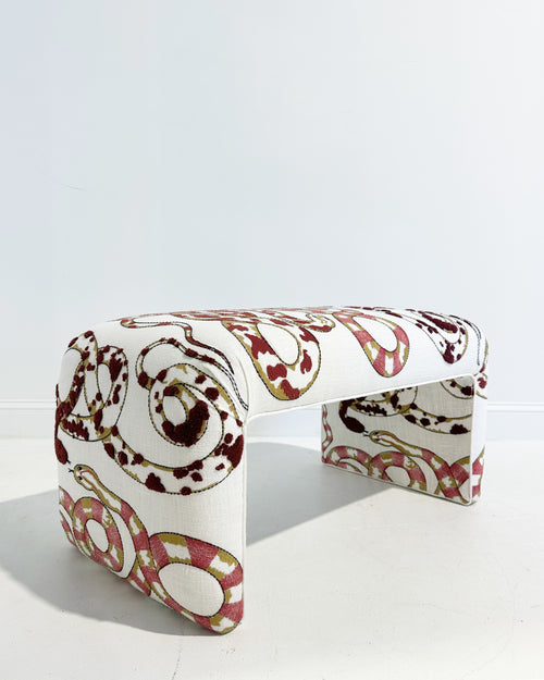 The Forsyth Waterfall Bench in Pierre Frey Venimeuses