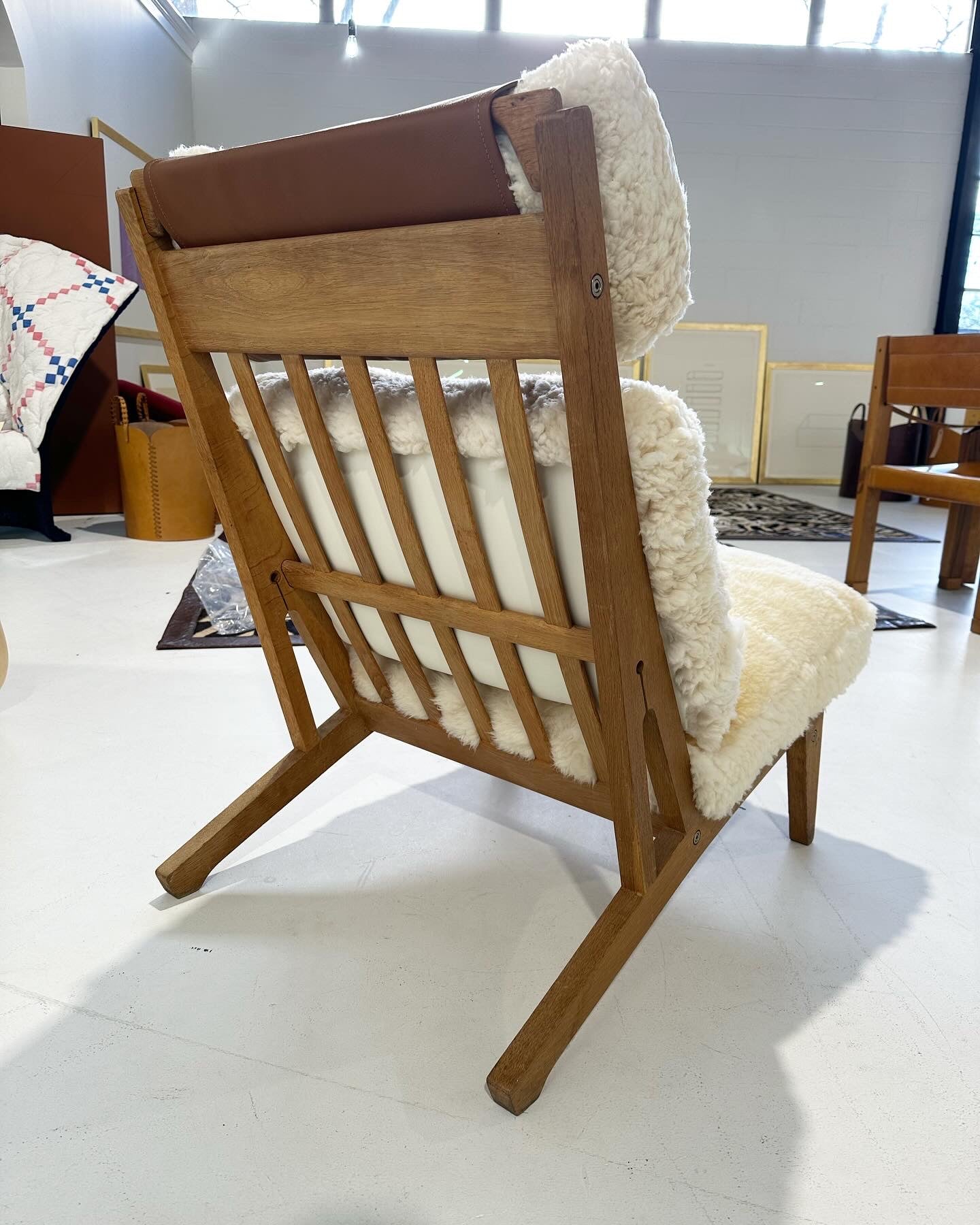 Model GE 375 Lounge Chair in California Sheepskin