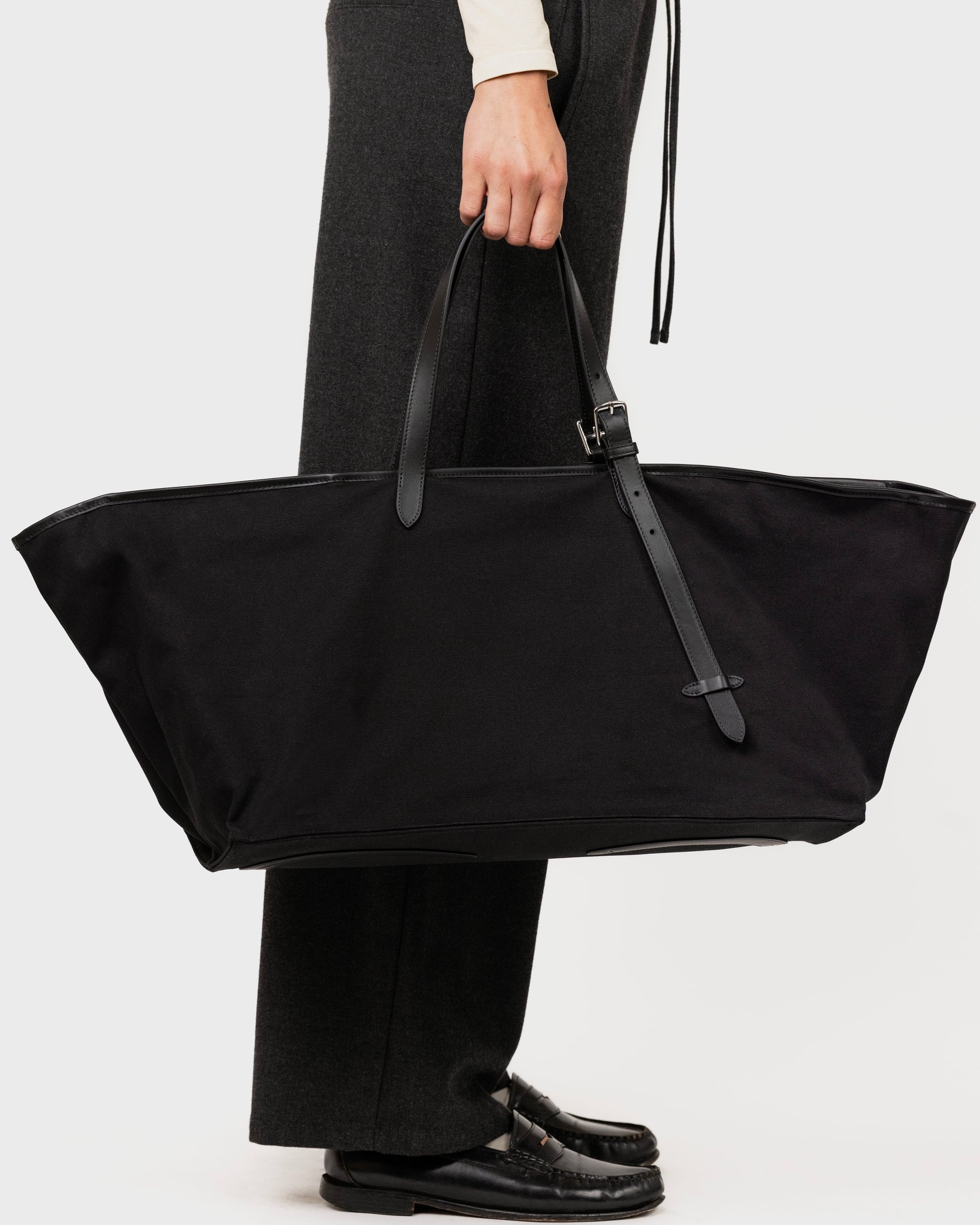 Leonora Weekend Canvas Carryall in Ink