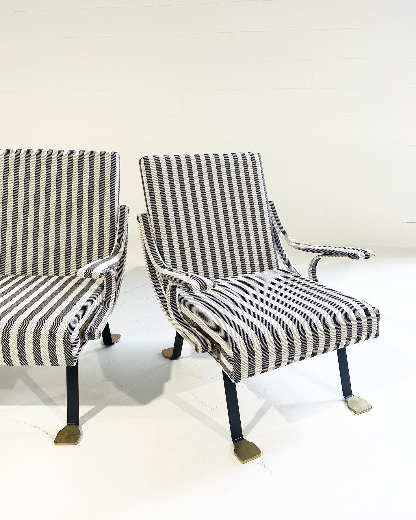 Digamma Lounge Chairs in Dedar Cotton Twill, Pair