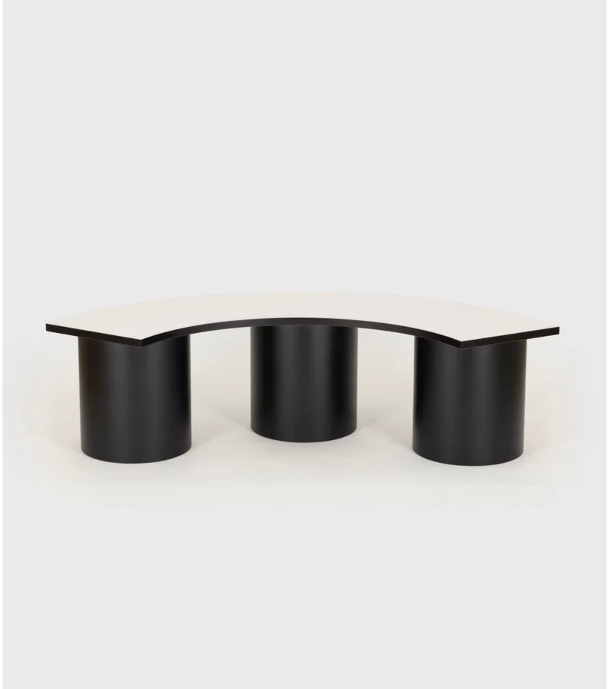 Slon Bench, Round