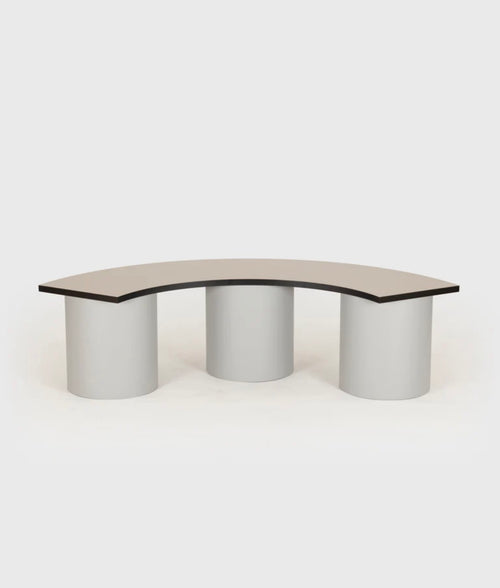 Slon Bench, Round