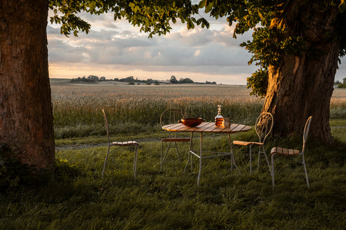 Pia Table