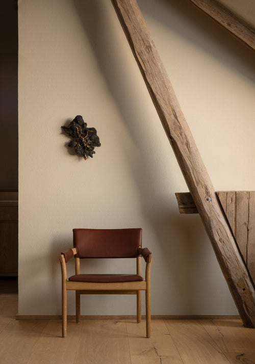 Vyn Easy Chair
