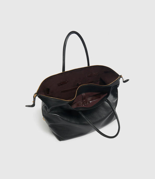 Vérité Weekend in Elvis Black