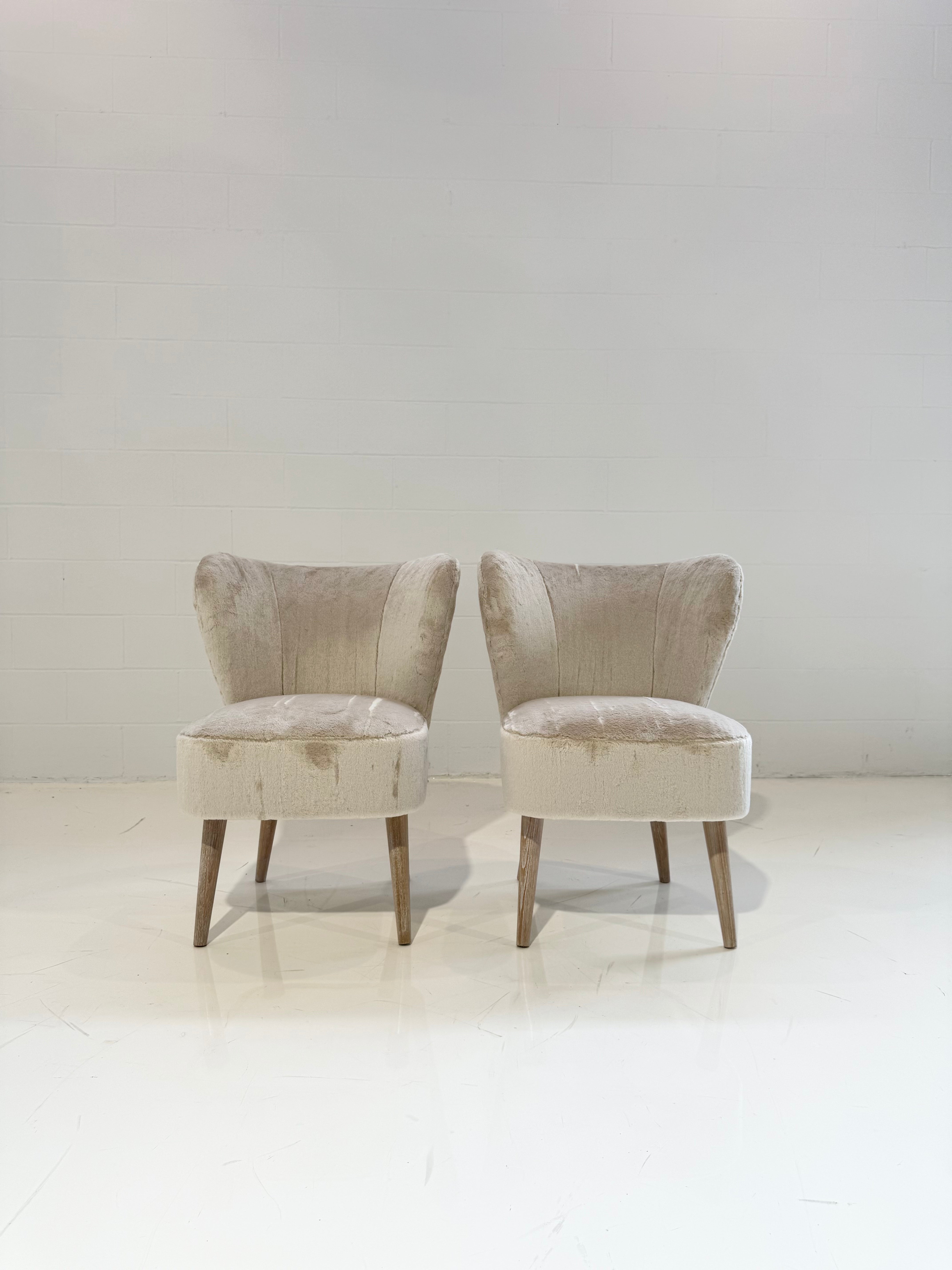 Saddle Chair in Dedar Orsetto - Armless