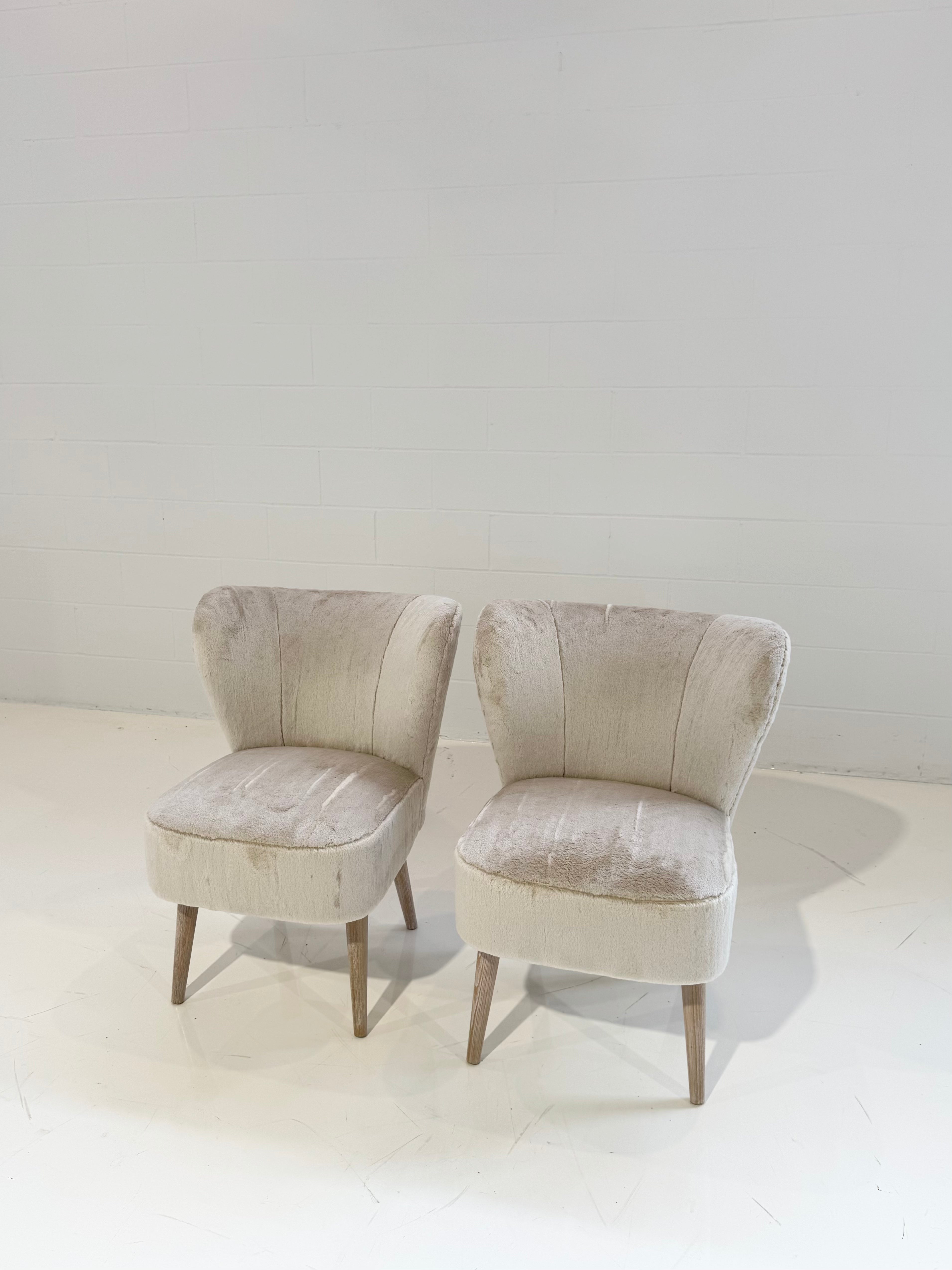 Saddle Chair in Dedar Orsetto - Armless