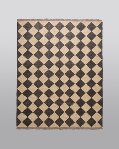 The Checkerboard Rug - Diamond Check in Off Black