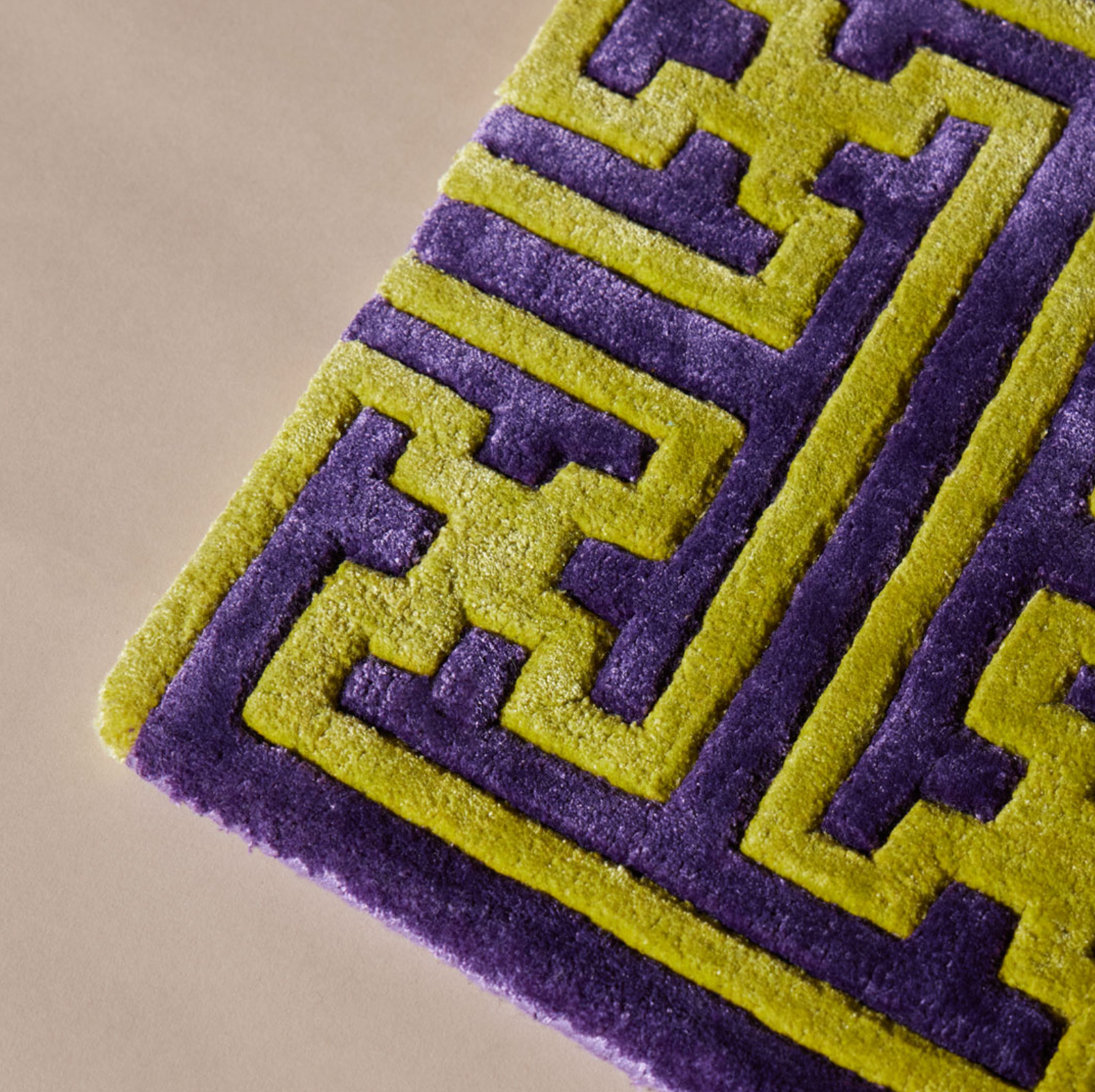 Greca Rug