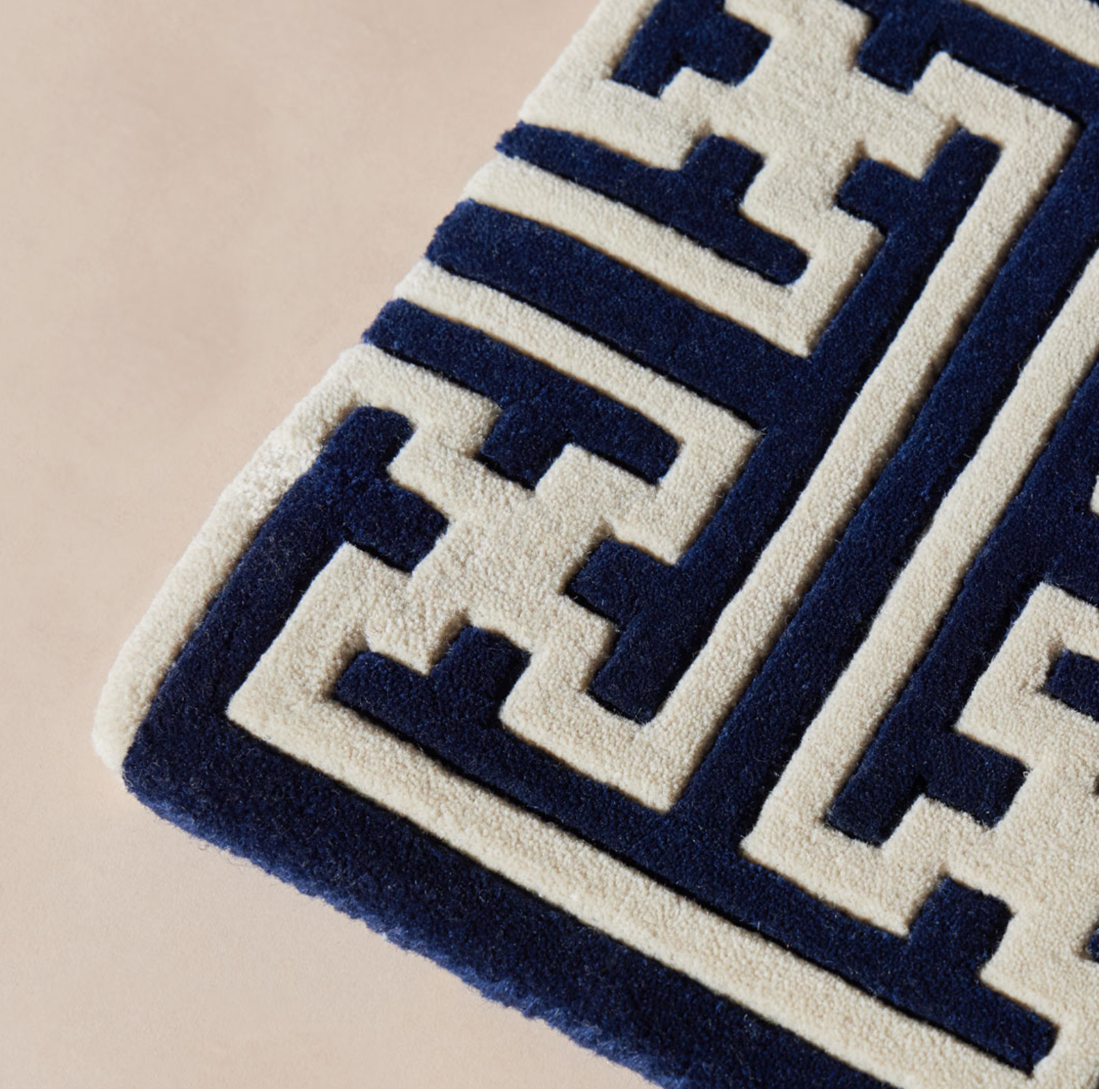 Greca Rug