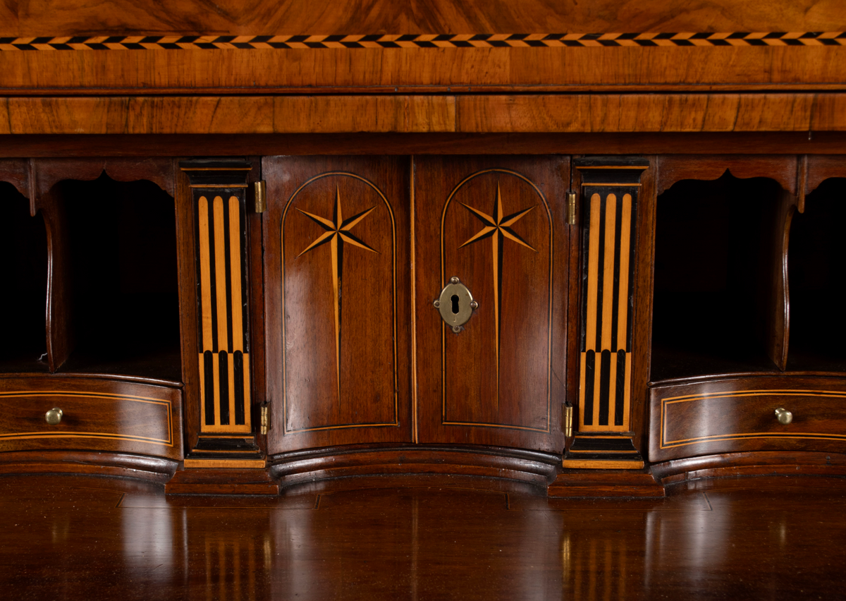 18th c. Georgian Walnut Chest on Chest